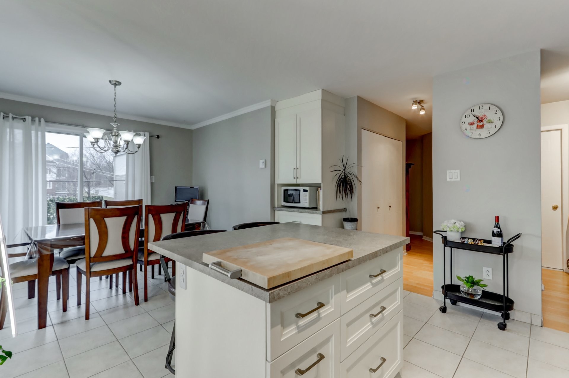 









222

 - 226


Rue des Primevères

,
Sainte-Thérèse,




QC
J7E5L2

