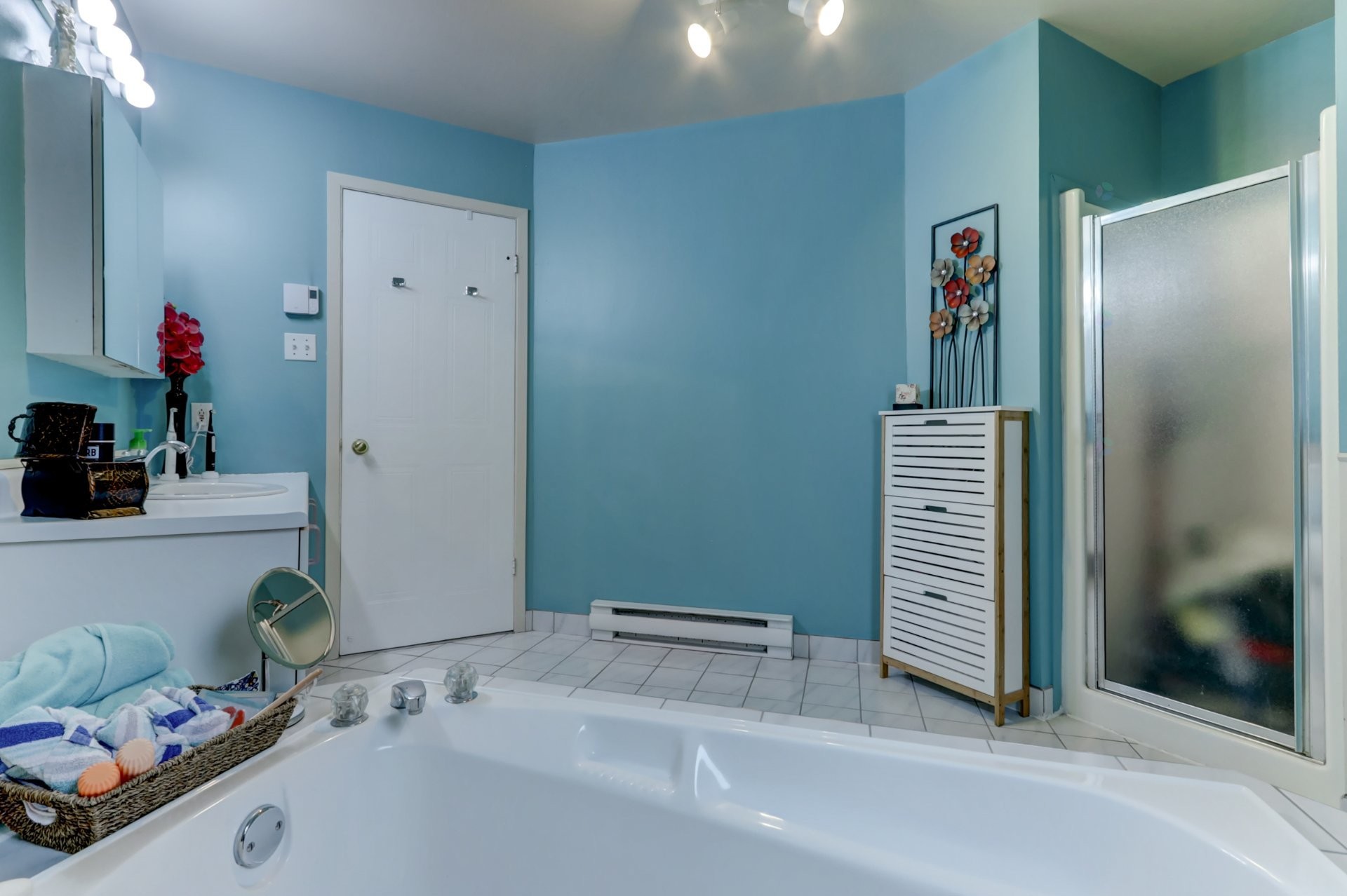 









222

 - 226


Rue des Primevères

,
Sainte-Thérèse,




QC
J7E5L2

