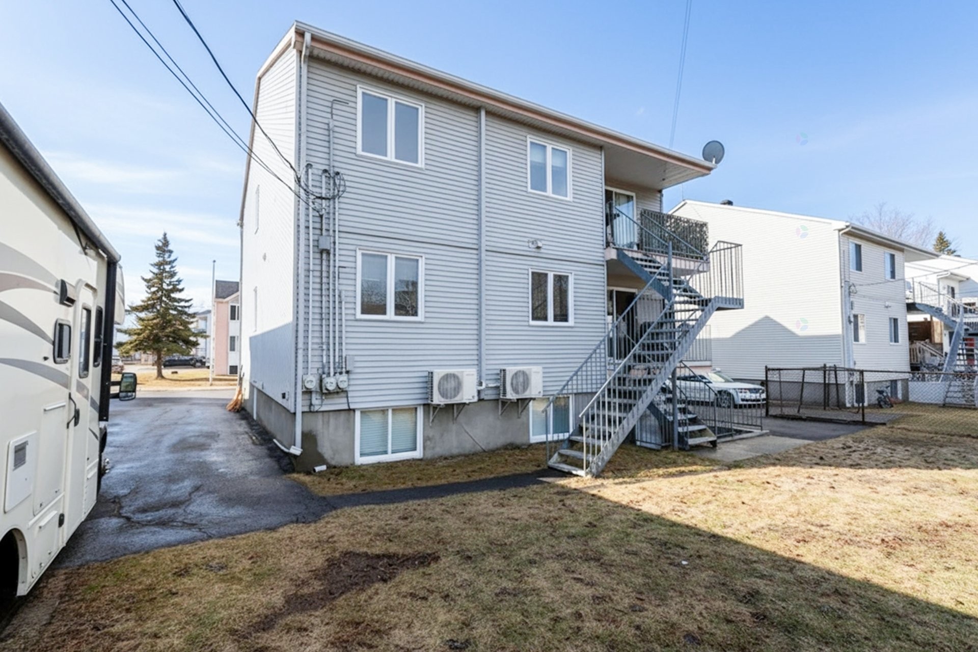 









222

 - 226


Rue des Primevères

,
Sainte-Thérèse,




QC
J7E5L2

