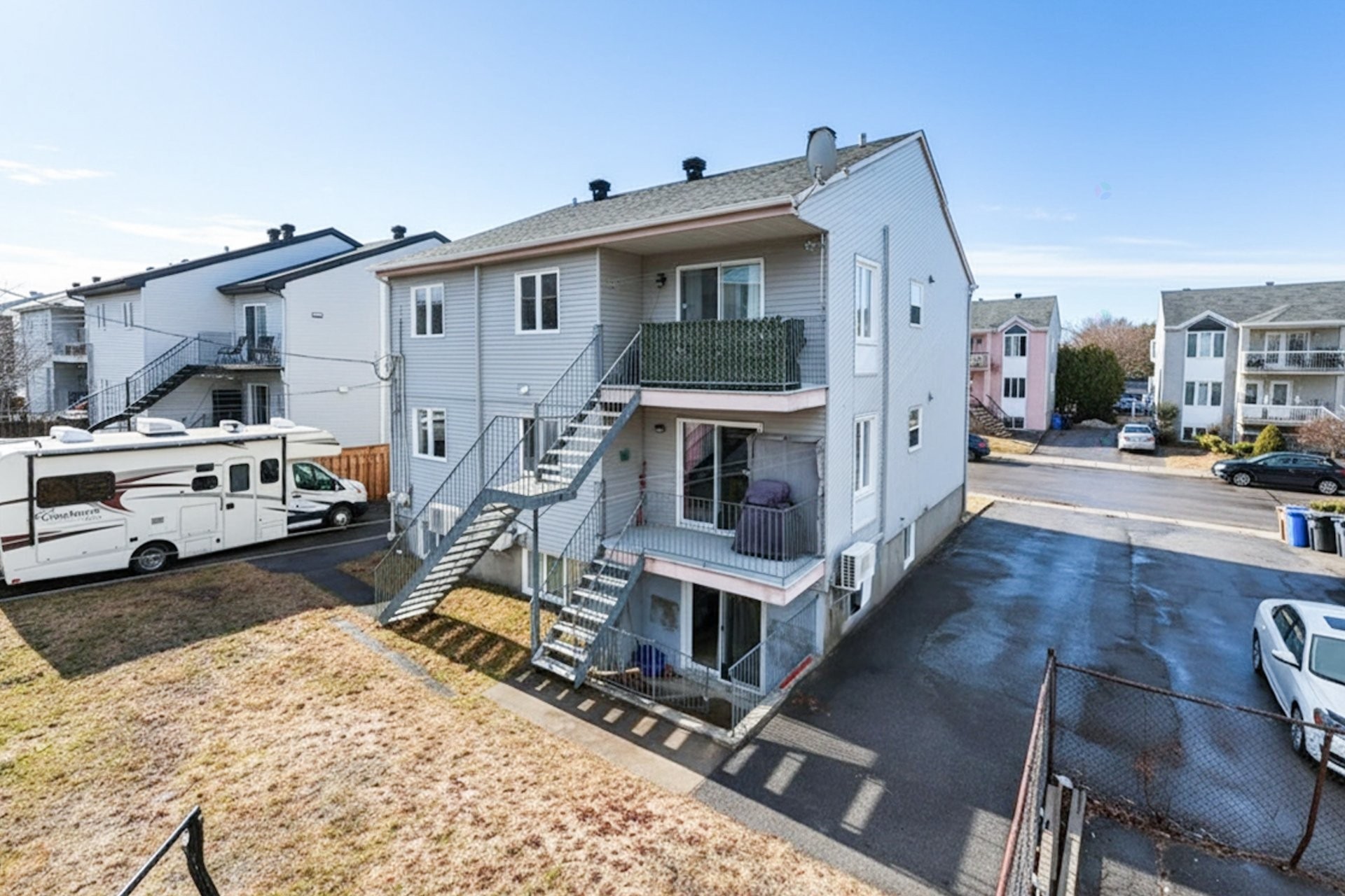 









222

 - 226


Rue des Primevères

,
Sainte-Thérèse,




QC
J7E5L2

