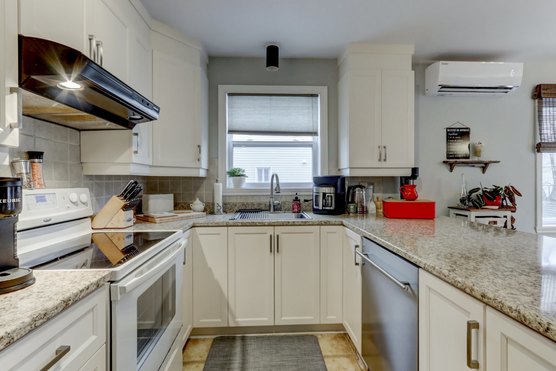 









222

 - 226


Rue des Primevères

,
Sainte-Thérèse,




QC
J7E5L2

