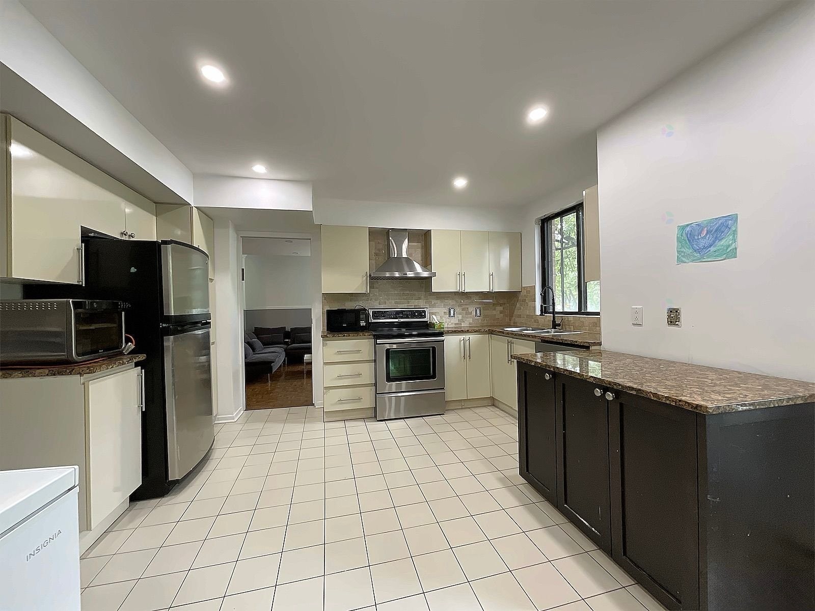 









5700


Av. Rembrandt

, 104,
Côte-Saint-Luc,




QC
H4W3E6

