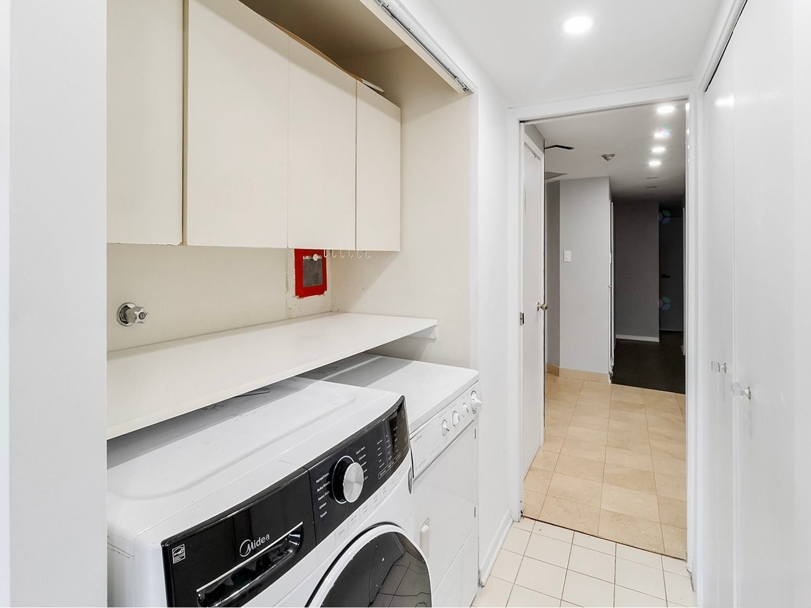 









5700


Av. Rembrandt

, 104,
Côte-Saint-Luc,




QC
H4W3E6

