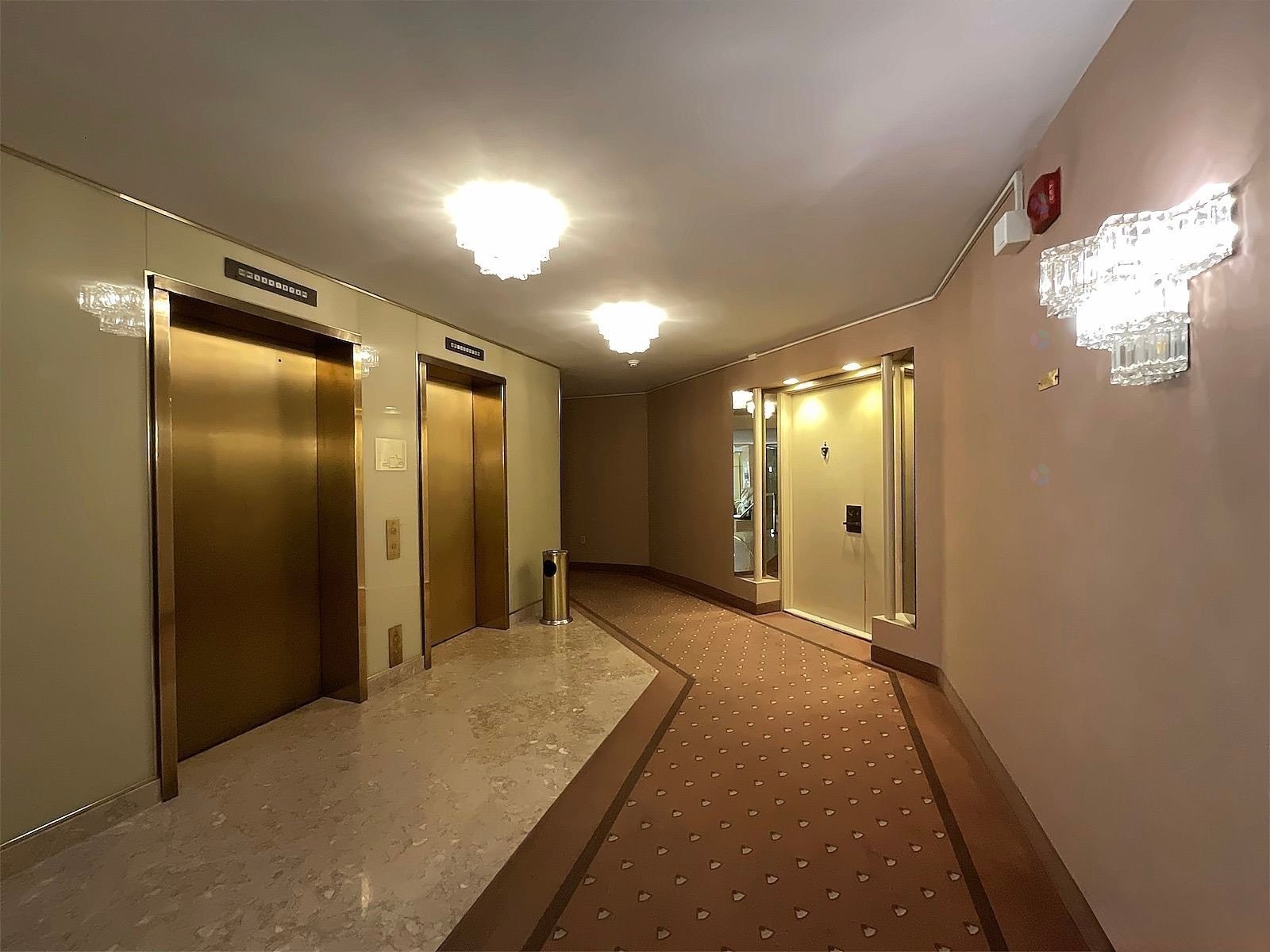 









5700


Av. Rembrandt

, 104,
Côte-Saint-Luc,




QC
H4W3E6

