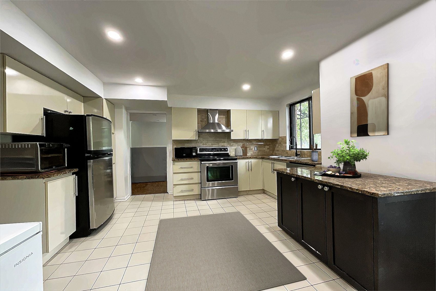 









5700


Av. Rembrandt

, 104,
Côte-Saint-Luc,




QC
H4W3E6

