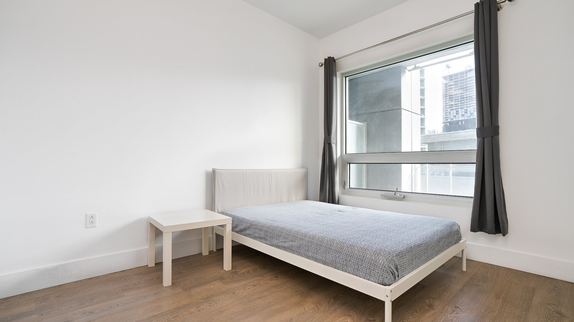 









405


Rue de la Concorde

, 2001,
Montréal (Ville-Marie),




QC
H3A0H1

