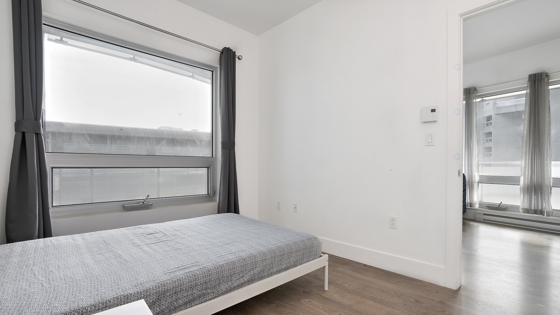 









405


Rue de la Concorde

, 2001,
Montréal (Ville-Marie),




QC
H3A0H1

