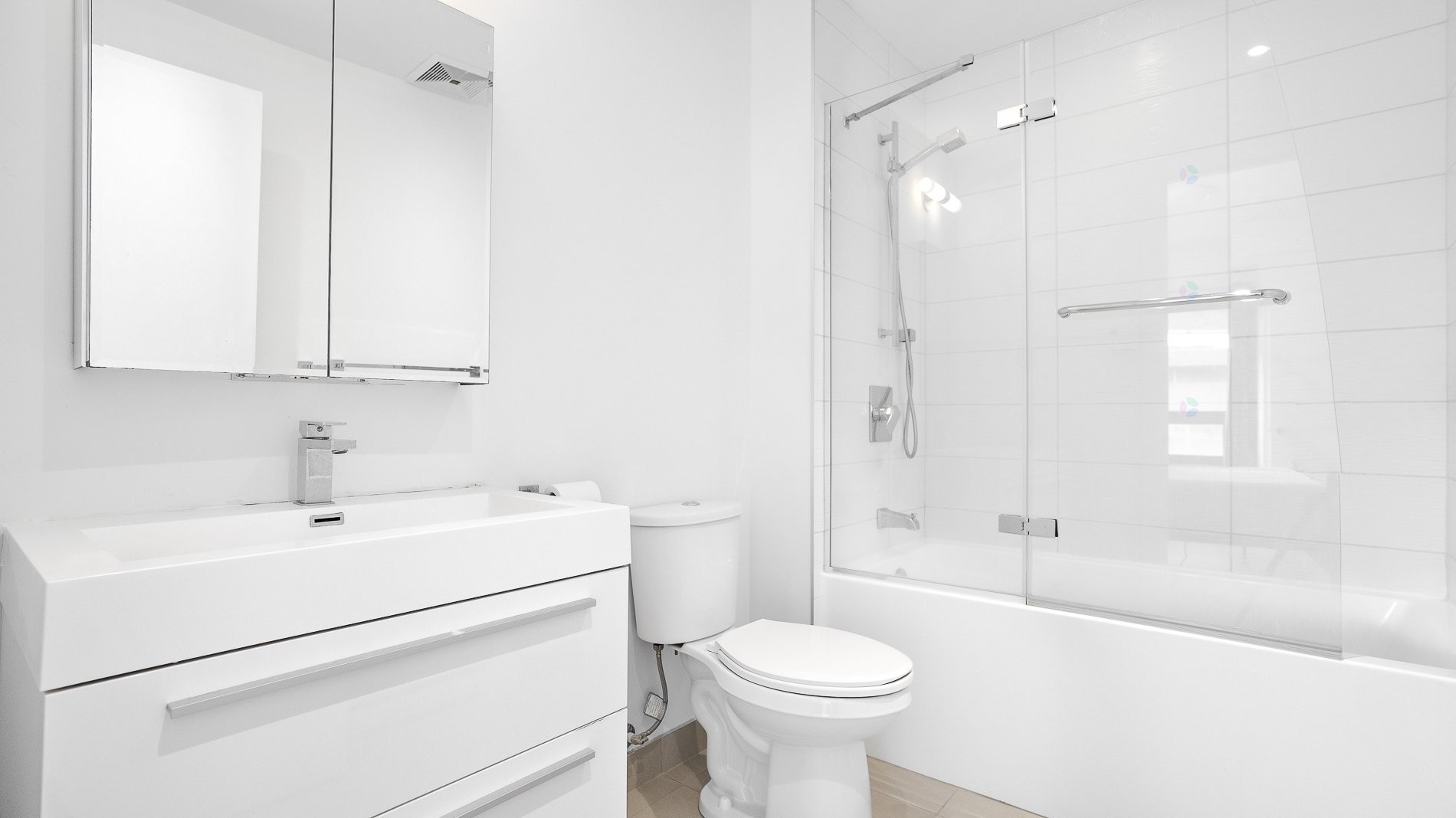 









405


Rue de la Concorde

, 2001,
Montréal (Ville-Marie),




QC
H3A0H1

