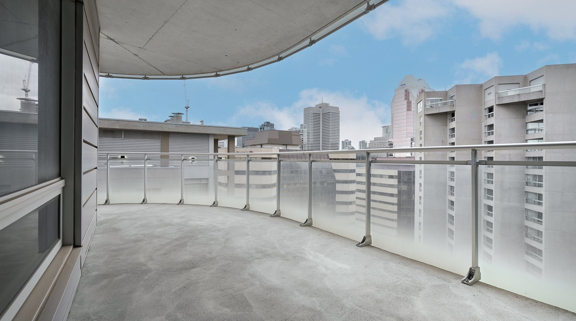 









405


Rue de la Concorde

, 2001,
Montréal (Ville-Marie),




QC
H3A0H1

