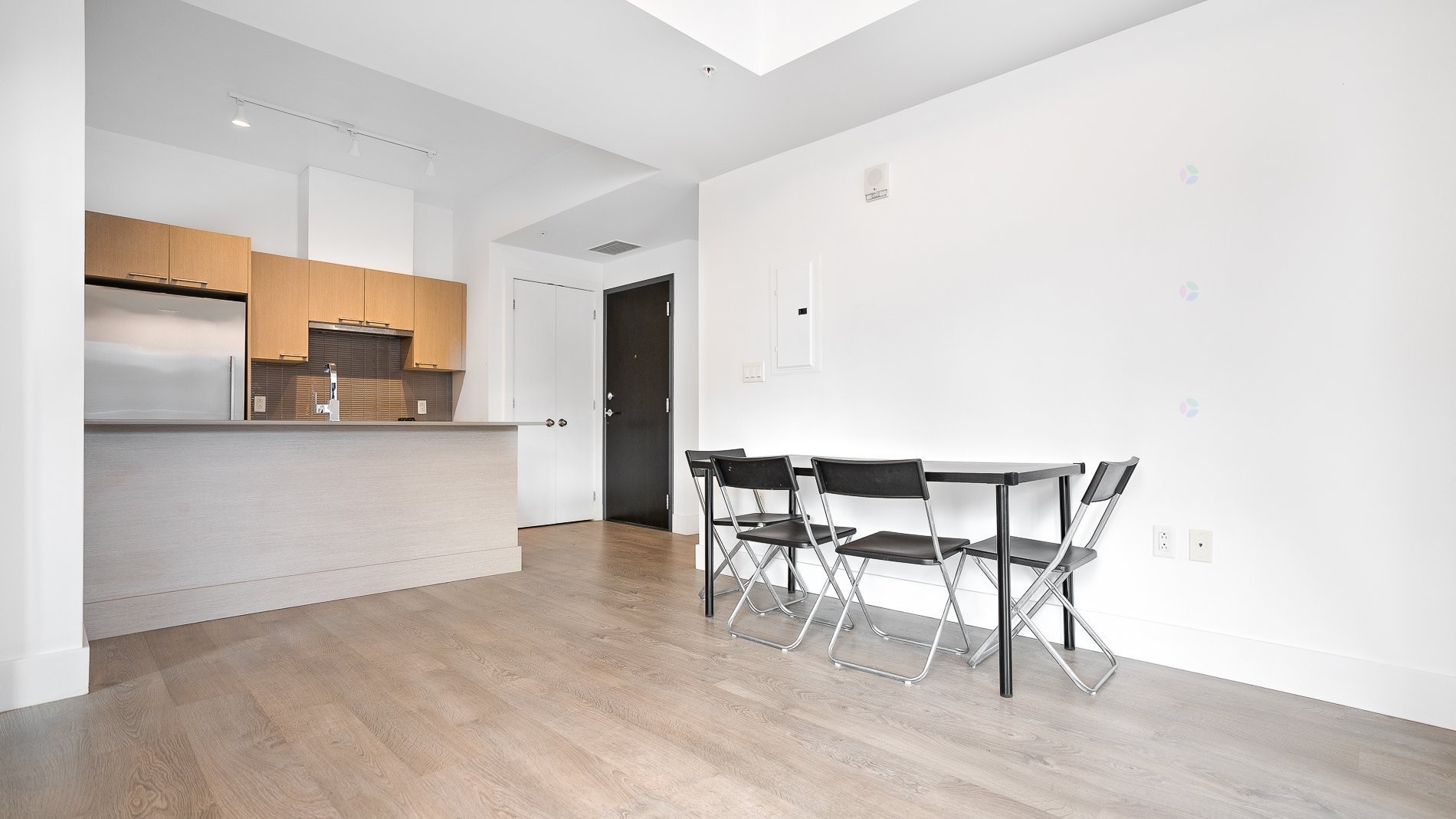 









405


Rue de la Concorde

, 2001,
Montréal (Ville-Marie),




QC
H3A0H1

