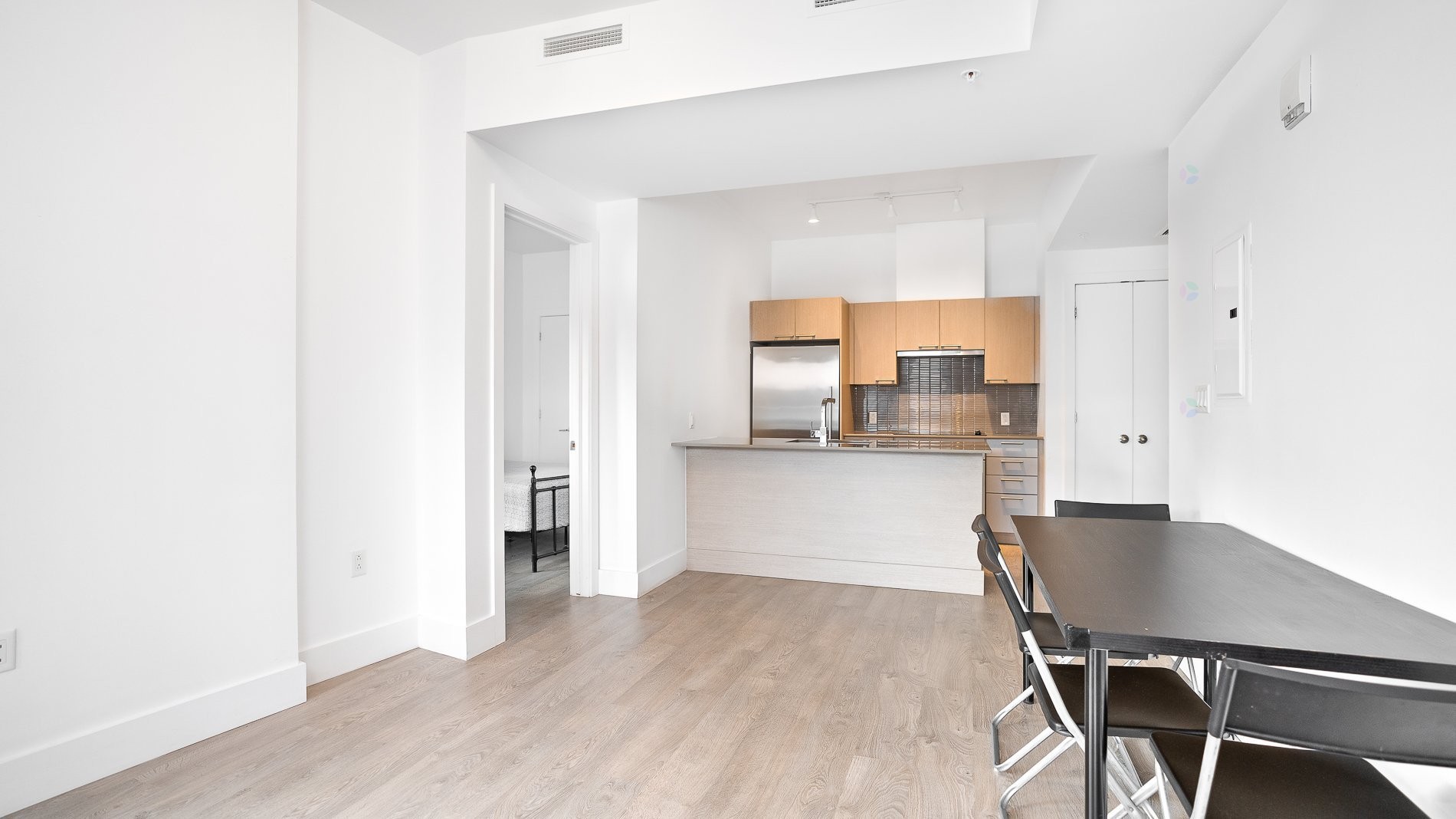 









405


Rue de la Concorde

, 2001,
Montréal (Ville-Marie),




QC
H3A0H1

