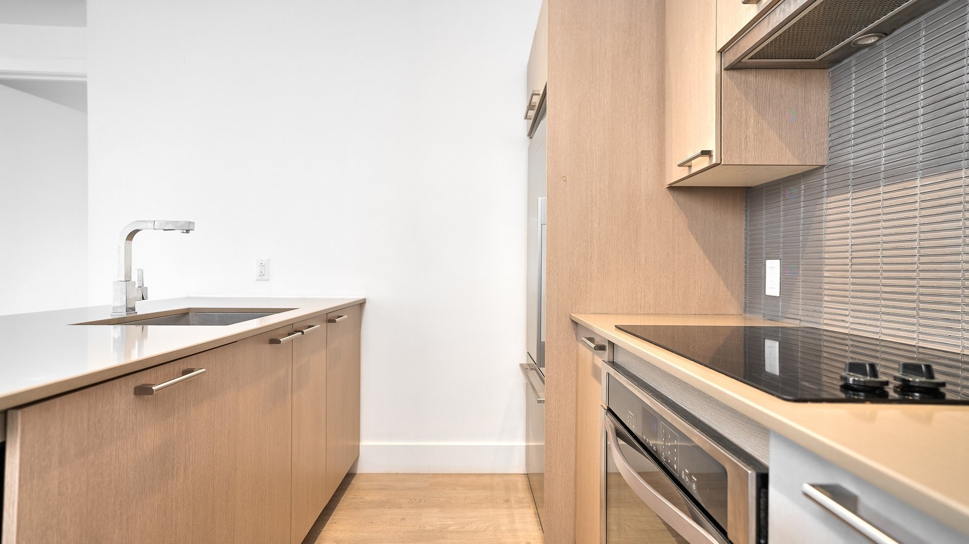 









405


Rue de la Concorde

, 2001,
Montréal (Ville-Marie),




QC
H3A0H1

