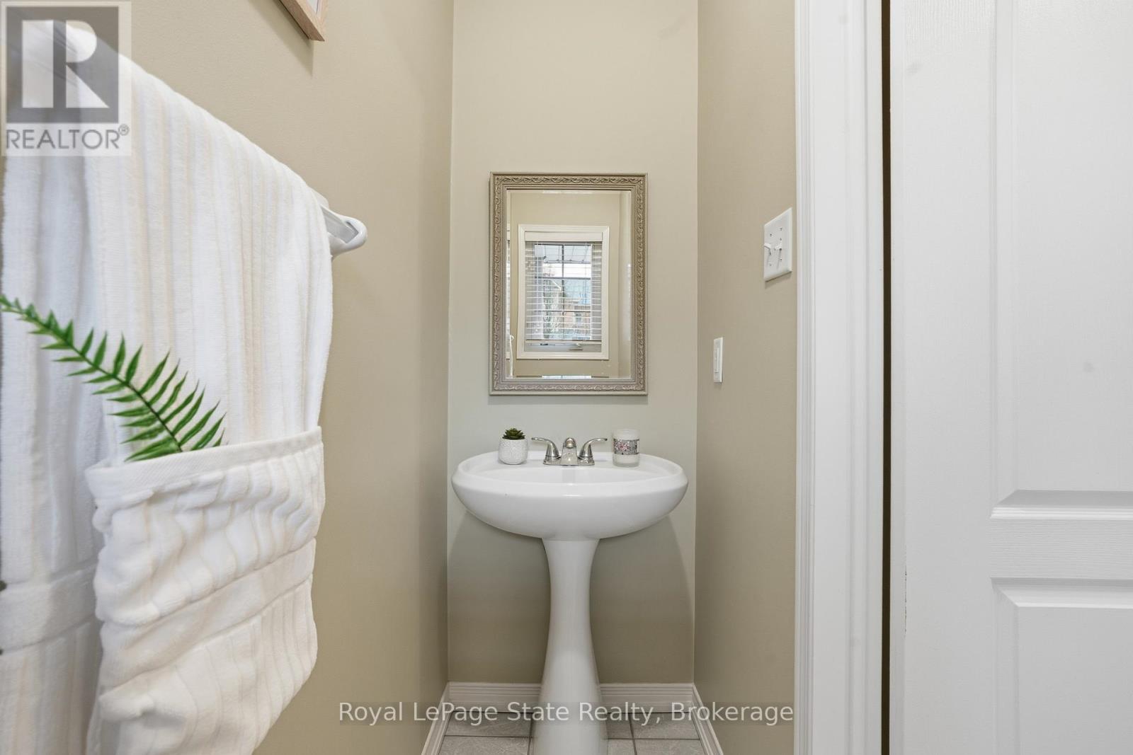 












38 - 2665 THOMAS STREET

,
Mississauga (Central Erin Mills),




Ontario
L5M6G4

