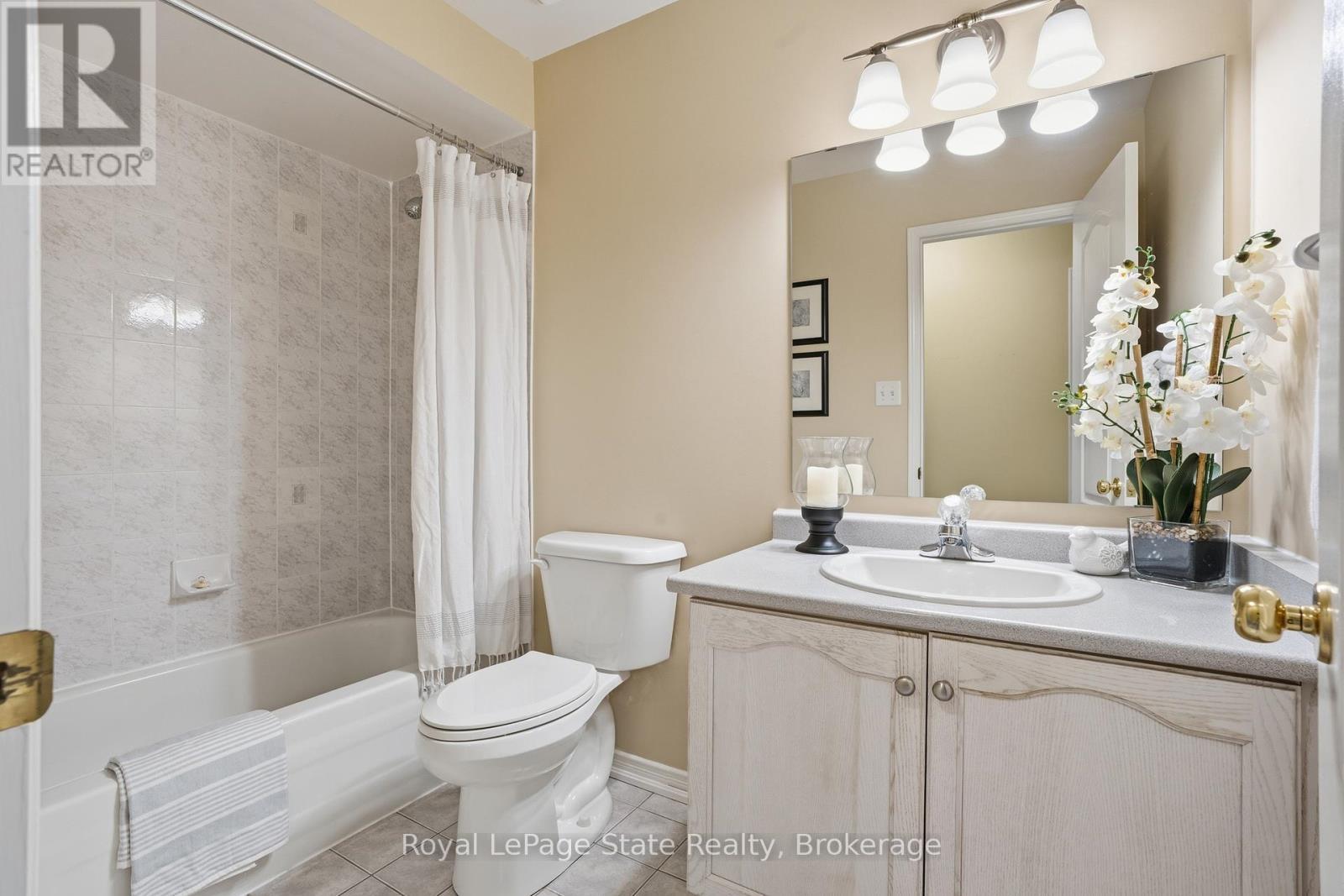 












38 - 2665 THOMAS STREET

,
Mississauga (Central Erin Mills),




Ontario
L5M6G4

