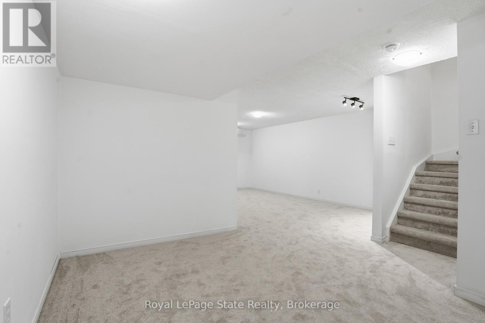 












38 - 2665 THOMAS STREET

,
Mississauga (Central Erin Mills),




Ontario
L5M6G4

