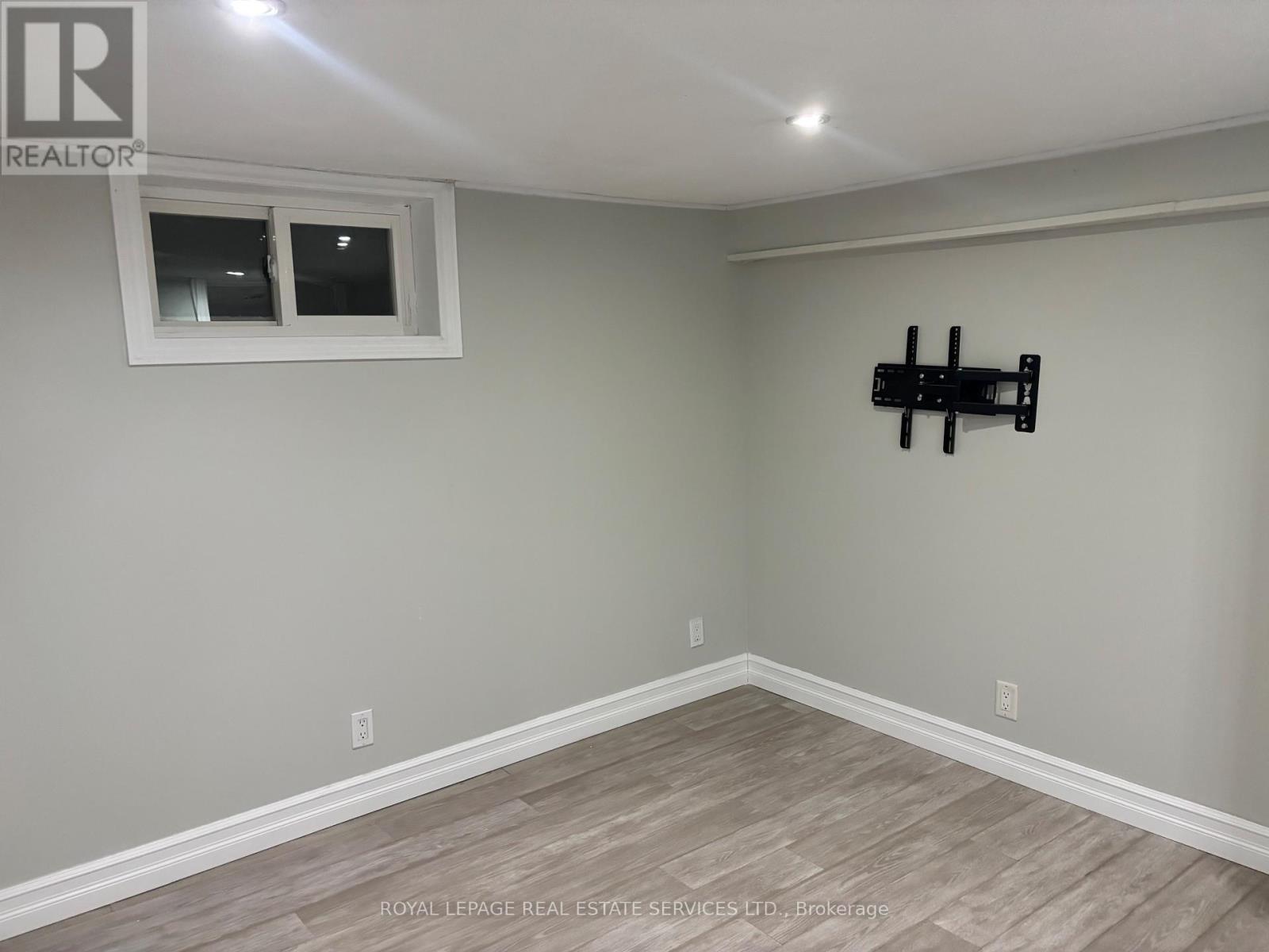 












6 SUSSEX AVENUE

,
Brantford,




Ontario
N3R2G6

