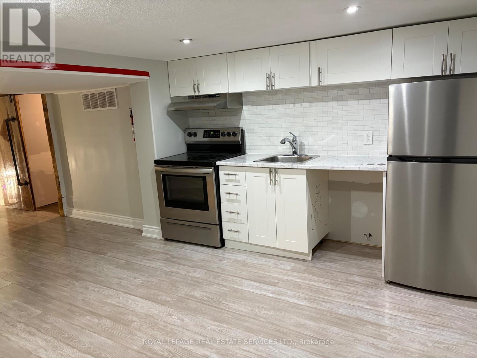 












6 SUSSEX AVENUE

,
Brantford,




Ontario
N3R2G6

