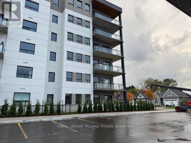 












203 - 16 COMPASS TRAIL N

,
Central Elgin,




Ontario
N5L0A5

