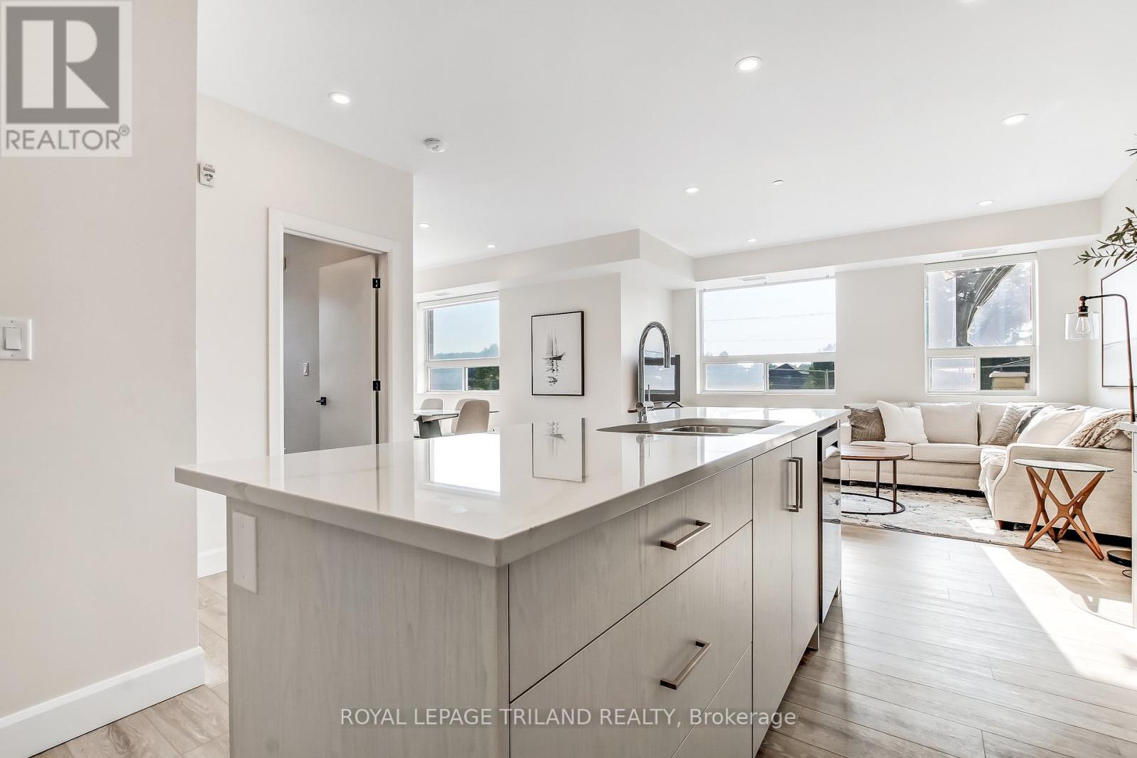 












203 - 16 COMPASS TRAIL N

,
Central Elgin,




Ontario
N5L0A5

