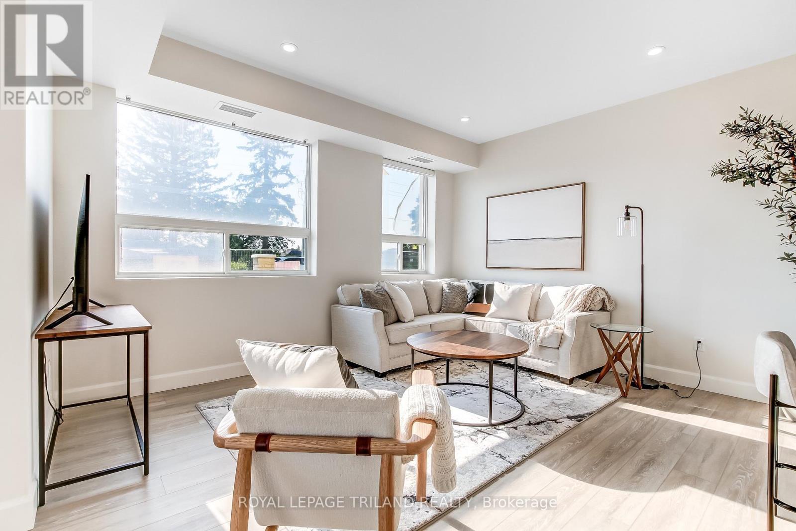 












203 - 16 COMPASS TRAIL N

,
Central Elgin,




Ontario
N5L0A5

