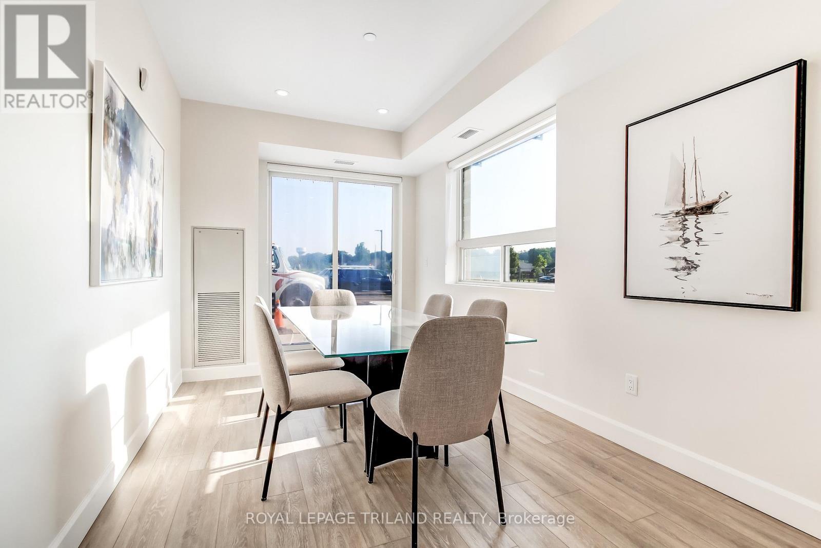 












203 - 16 COMPASS TRAIL N

,
Central Elgin,




Ontario
N5L0A5

