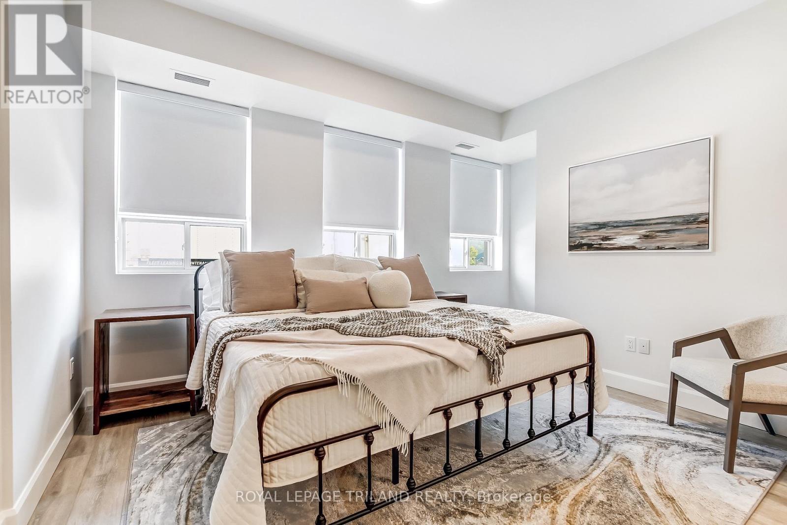 












203 - 16 COMPASS TRAIL N

,
Central Elgin,




Ontario
N5L0A5

