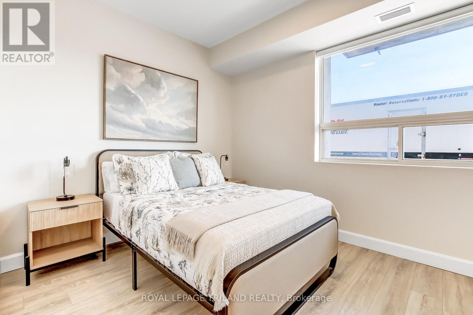 












203 - 16 COMPASS TRAIL N

,
Central Elgin,




Ontario
N5L0A5

