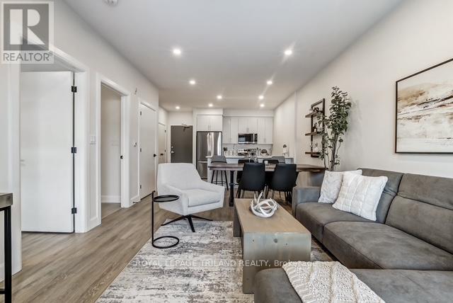 












204 - 16 COMPASS TRAIL N

,
Central Elgin,




Ontario
N5L0A5

