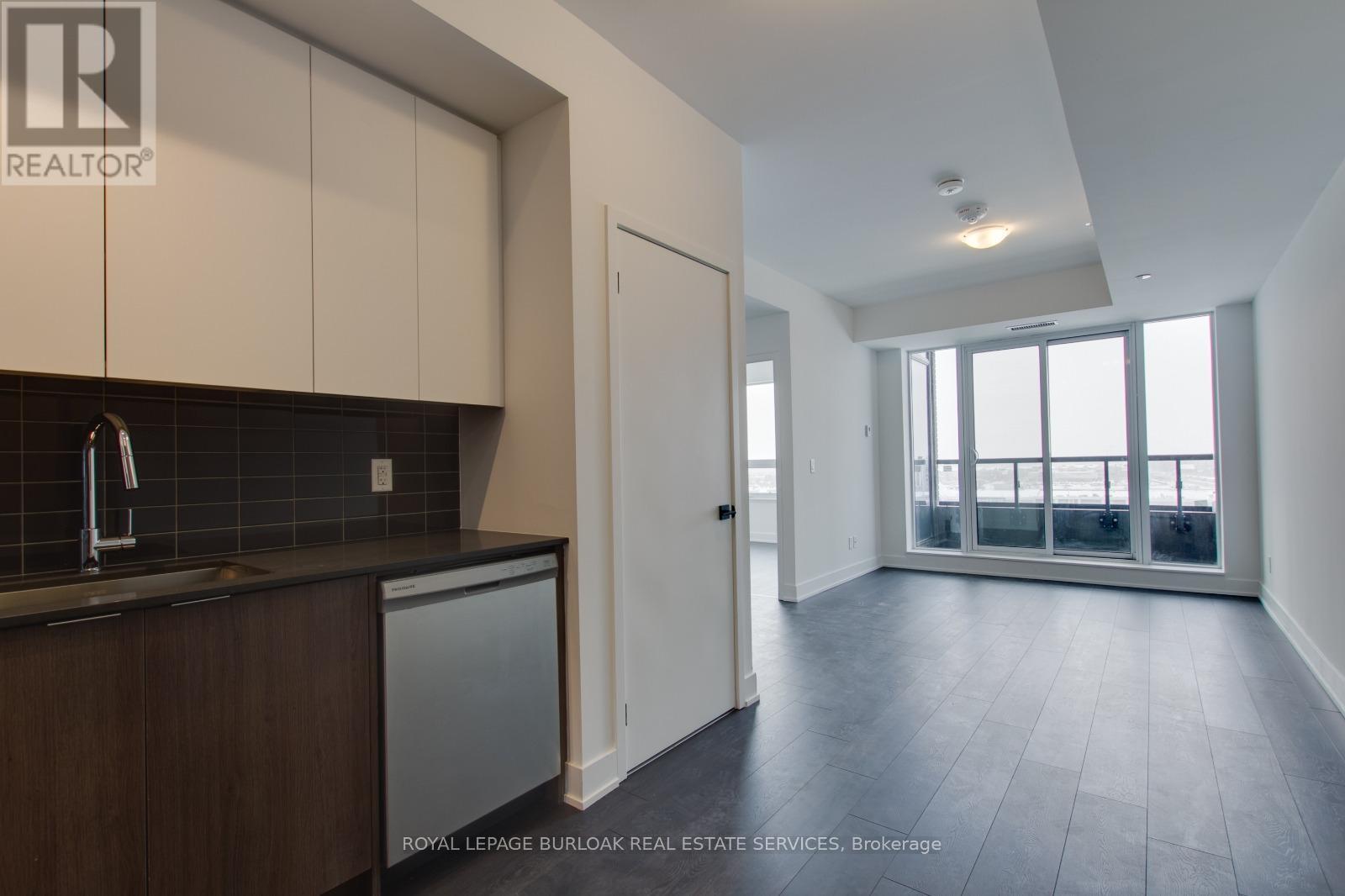 












701 - 2481 TAUNTON ROAD

,
Oakville,




Ontario
L6H0G3

