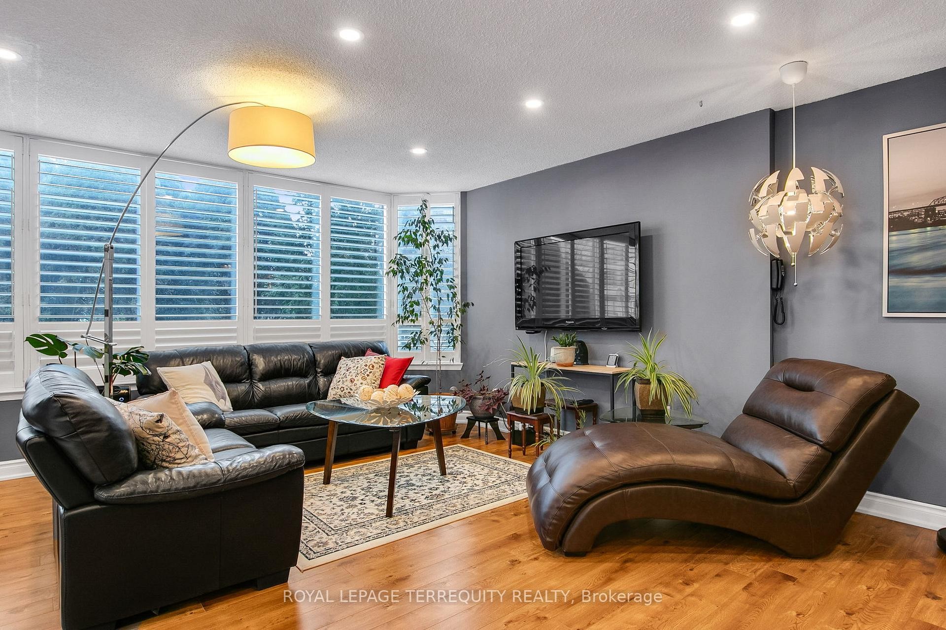 









1131


Steeles

Avenue West, 105,
Toronto,




ON
M2R 3W8

