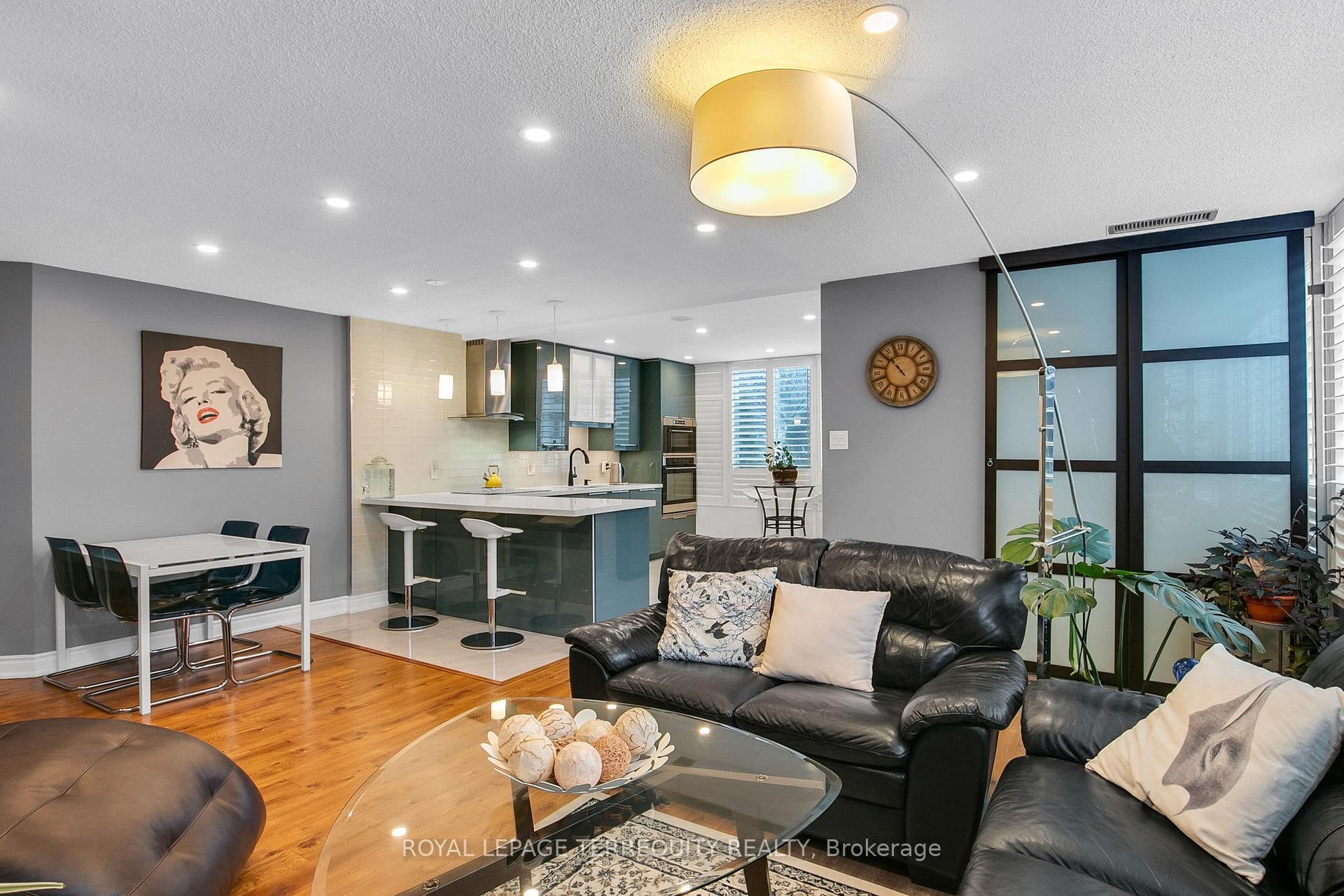 









1131


Steeles

Avenue West, 105,
Toronto,




ON
M2R 3W8

