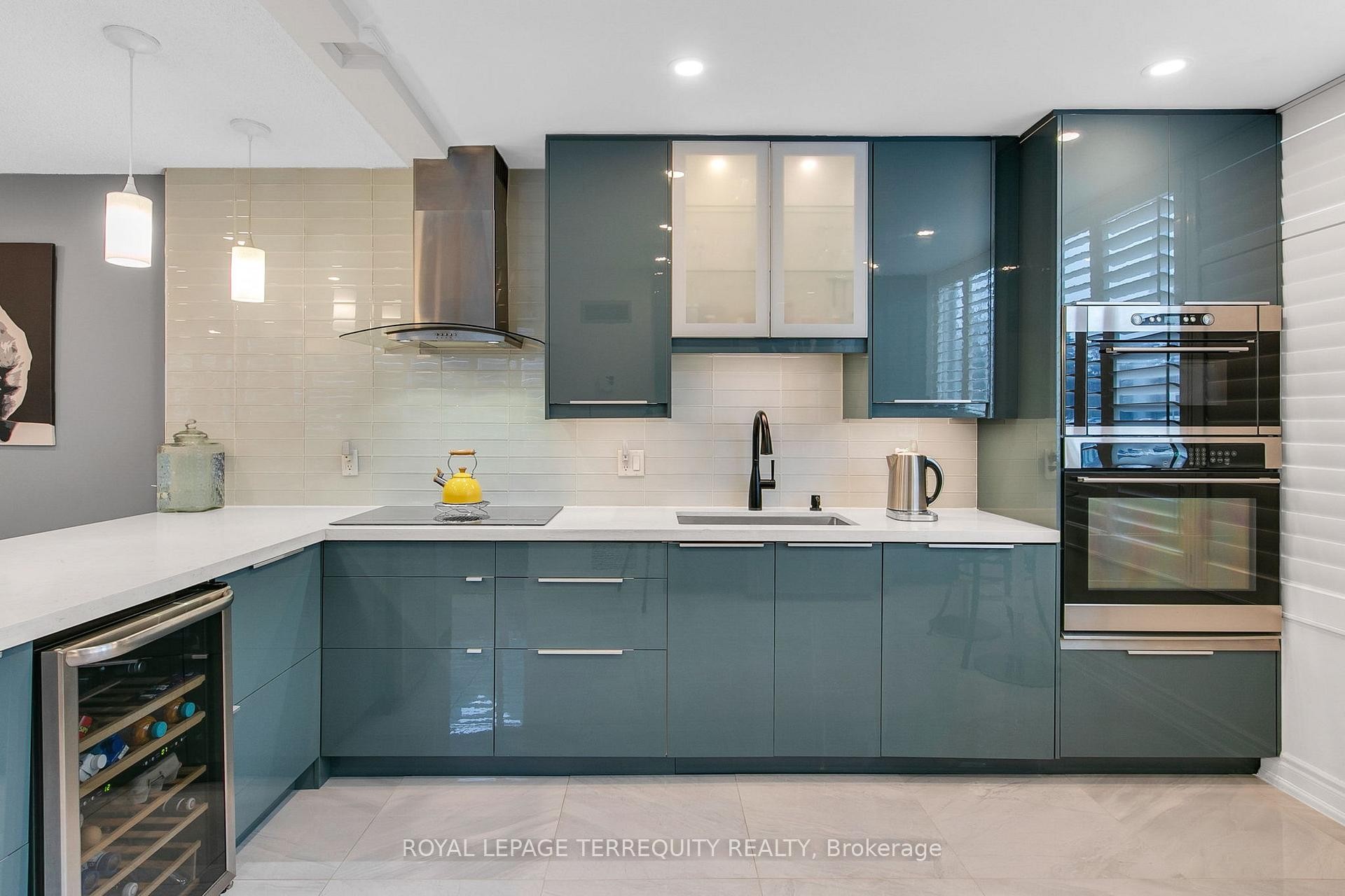 









1131


Steeles

Avenue West, 105,
Toronto,




ON
M2R 3W8


