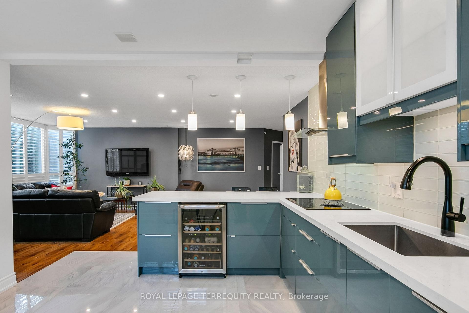









1131


Steeles

Avenue West, 105,
Toronto,




ON
M2R 3W8


