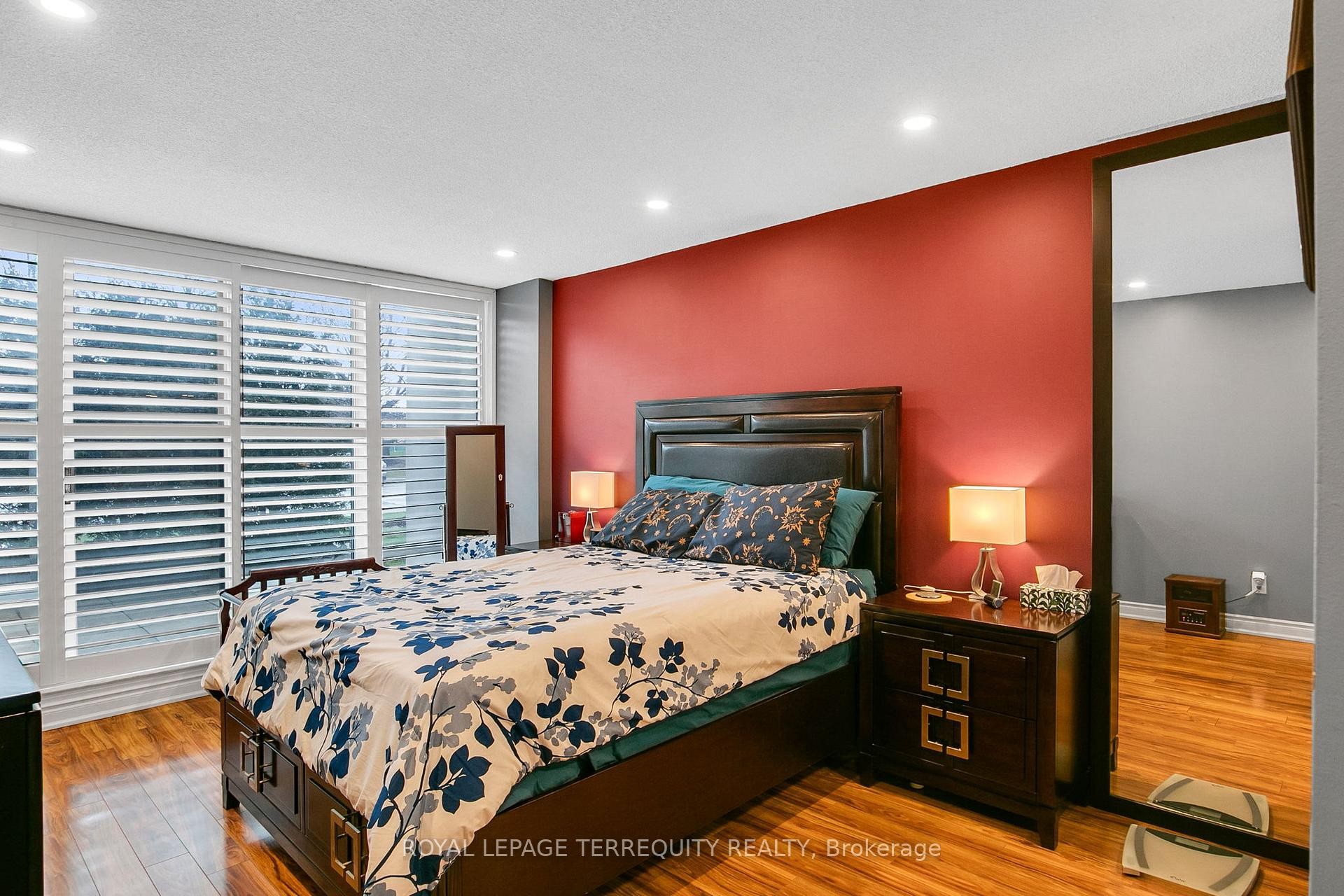 









1131


Steeles

Avenue West, 105,
Toronto,




ON
M2R 3W8

