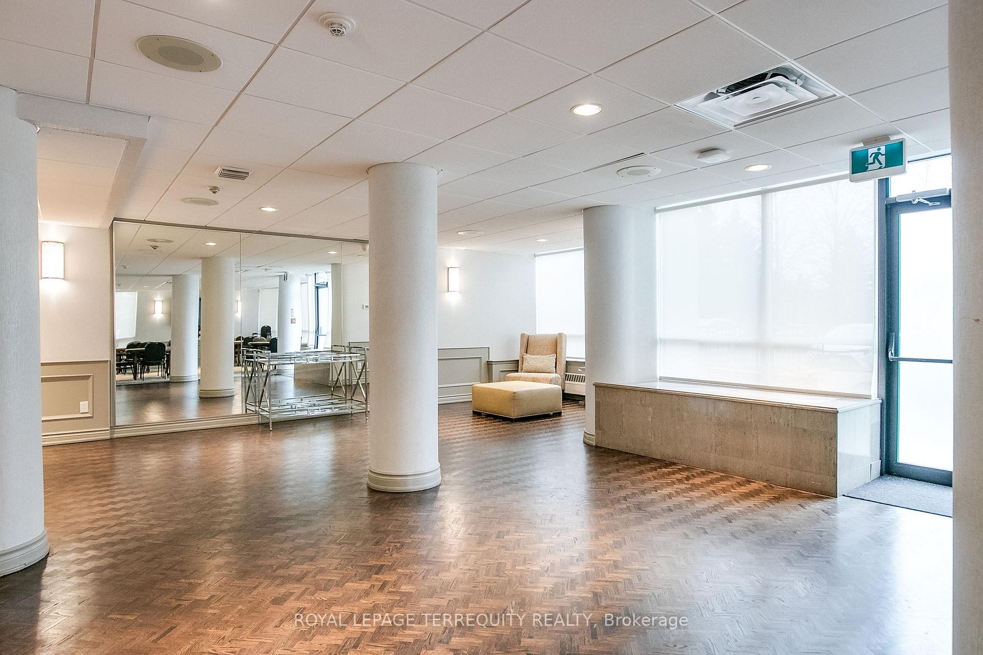 









1131


Steeles

Avenue West, 105,
Toronto,




ON
M2R 3W8

