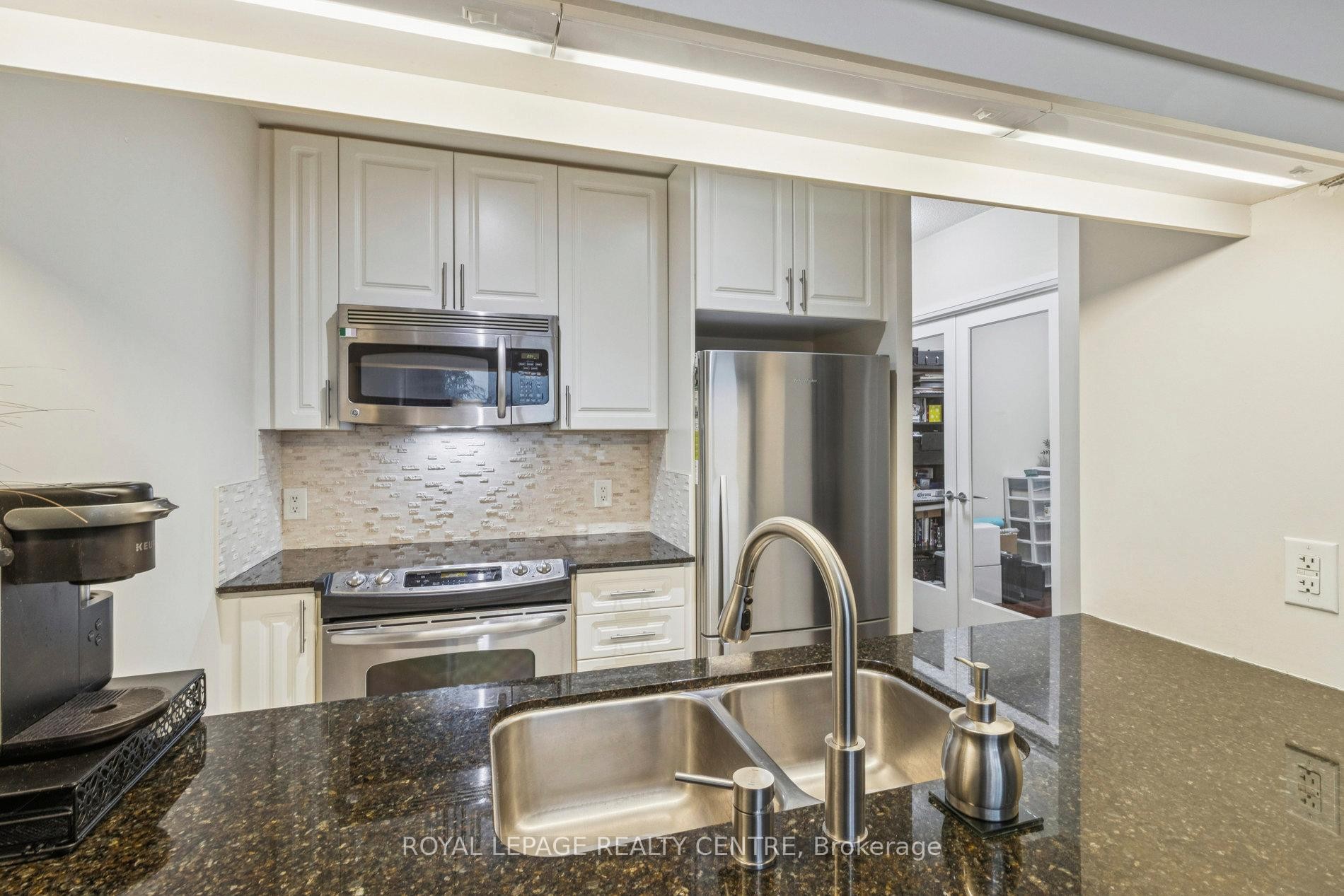 









1055


Southdown

Road, 1503,
Mississauga,




ON
L5J 0A3

