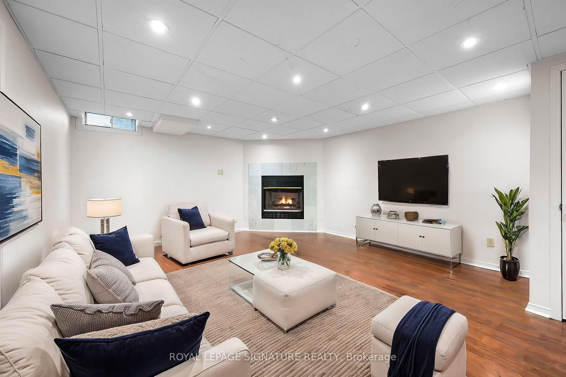 









7147


Harding

Crescent,
Mississauga,




ON
L5N 5P5

