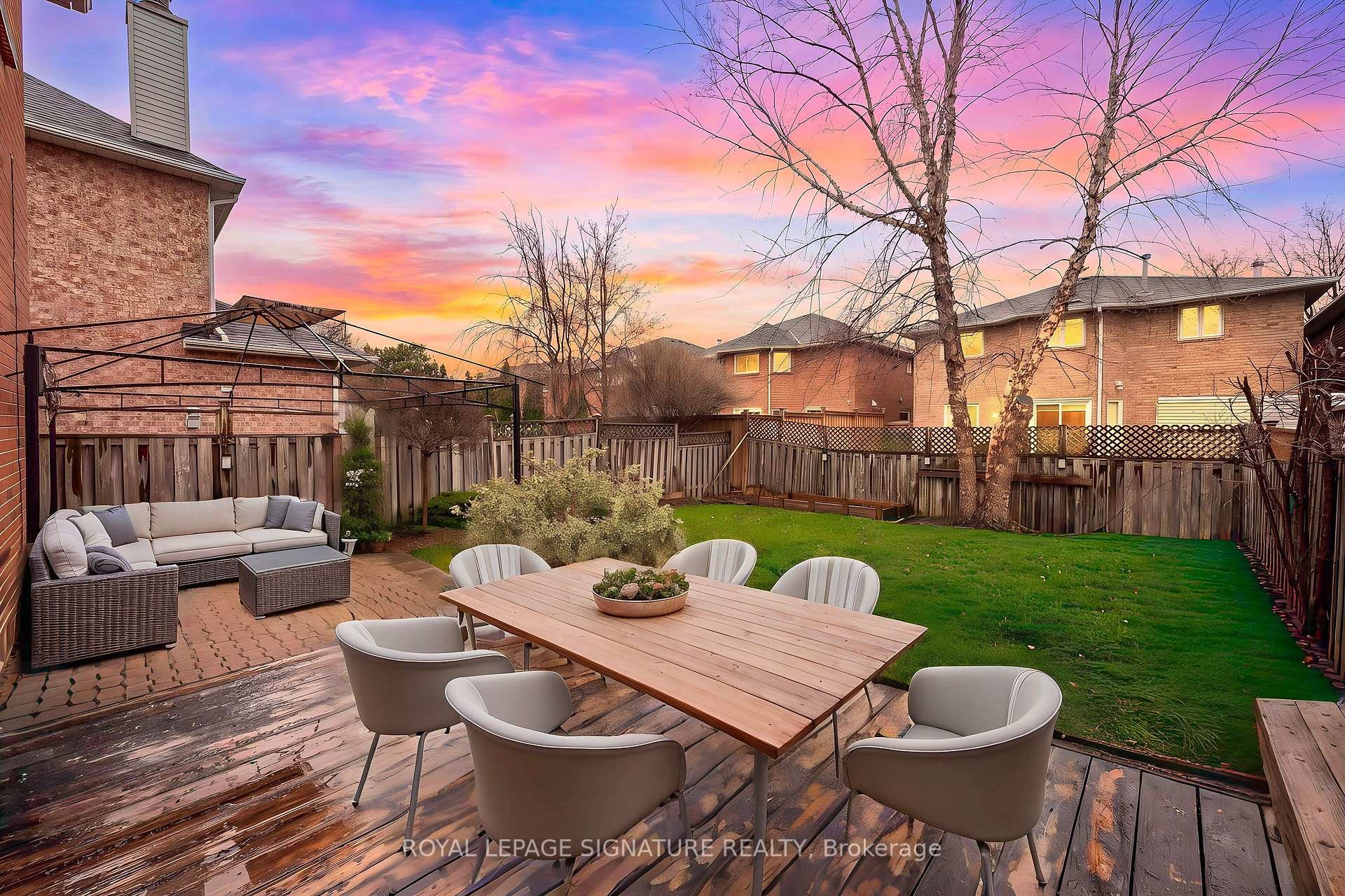 









7147


Harding

Crescent,
Mississauga,




ON
L5N 5P5

