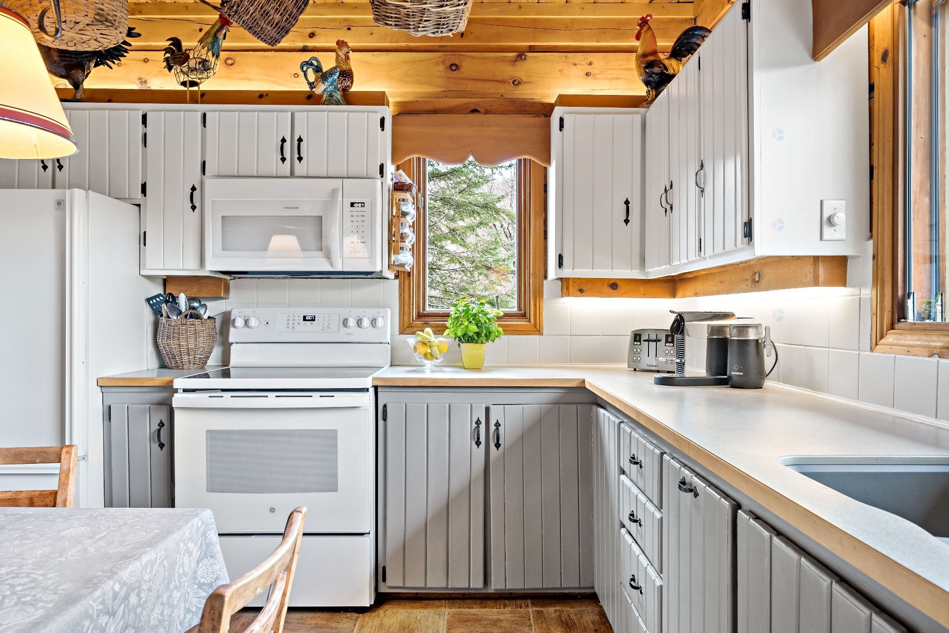 









177


Rue Cachée

,
Mont-Tremblant,




QC
J8E1G9

