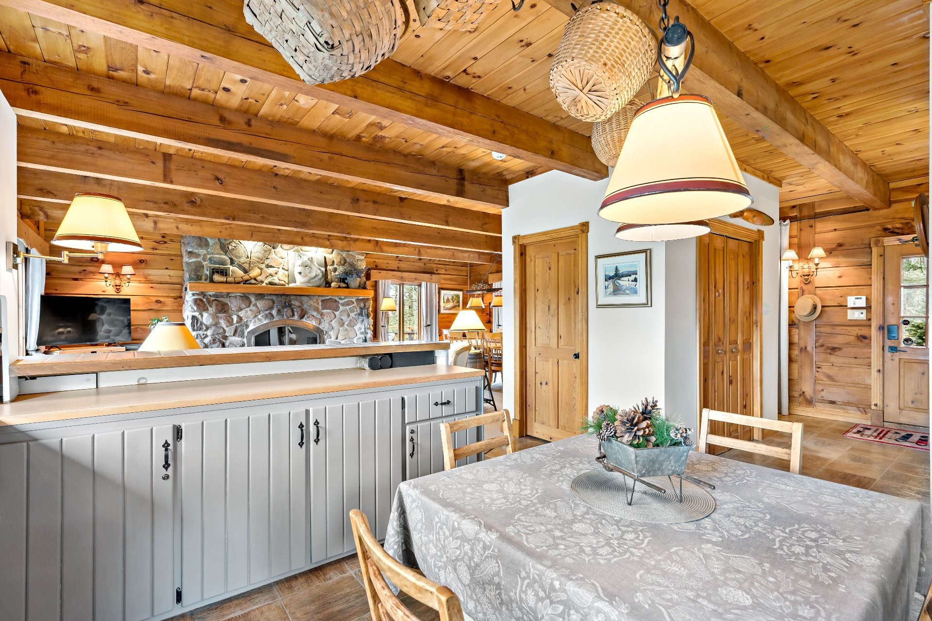 









177


Rue Cachée

,
Mont-Tremblant,




QC
J8E1G9

