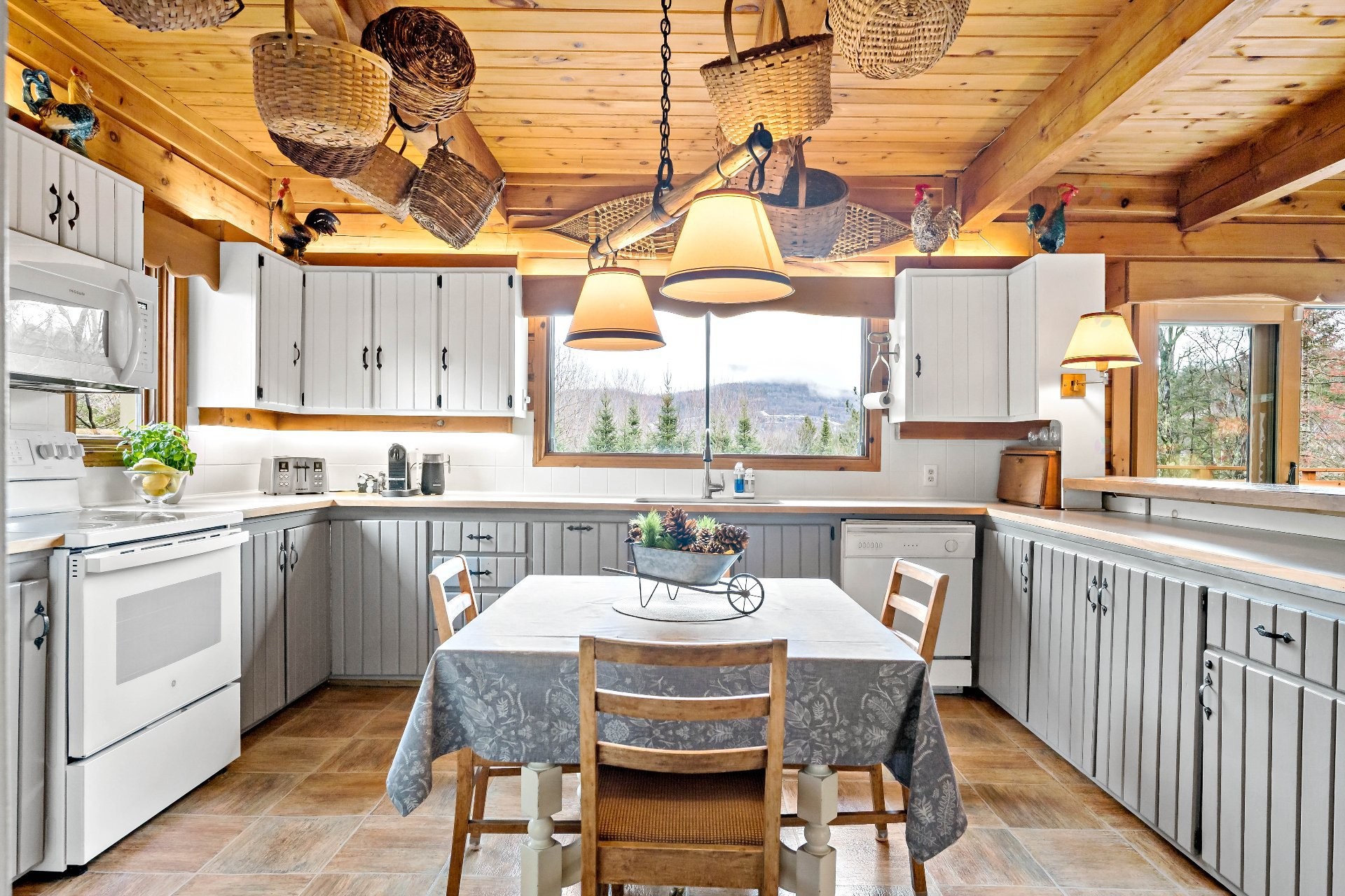 









177


Rue Cachée

,
Mont-Tremblant,




QC
J8E1G9

