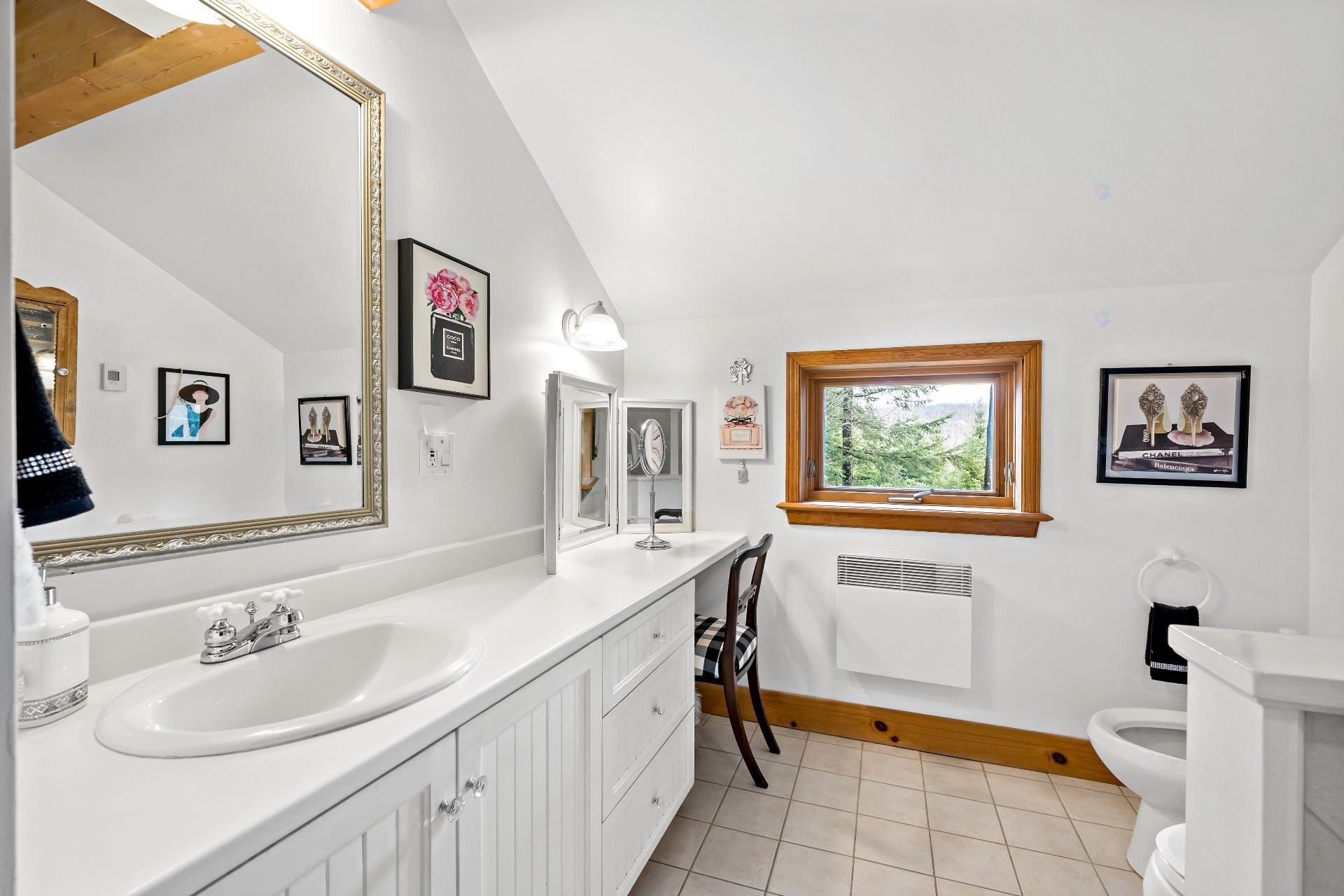









177


Rue Cachée

,
Mont-Tremblant,




QC
J8E1G9

