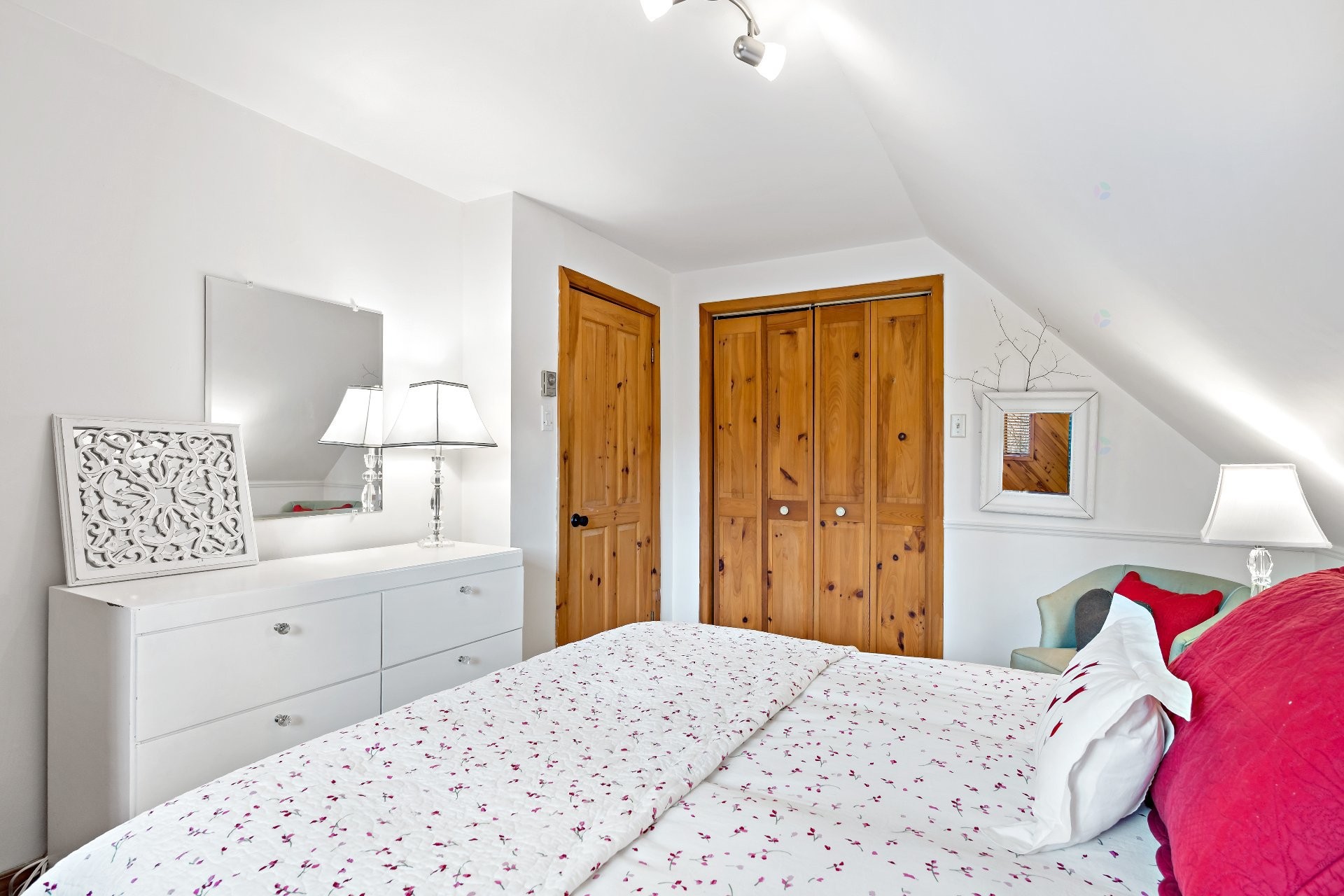 









177


Rue Cachée

,
Mont-Tremblant,




QC
J8E1G9

