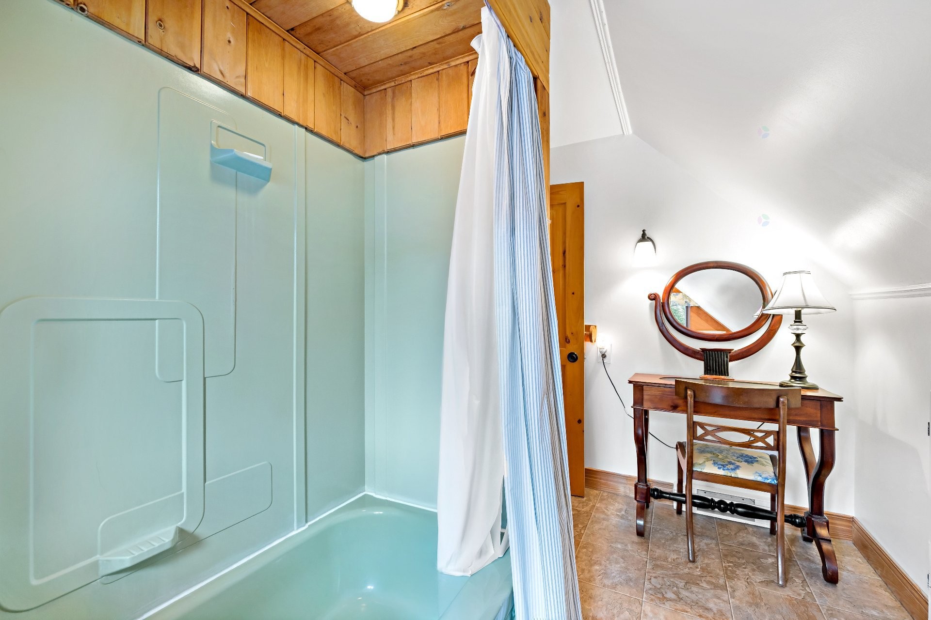 









177


Rue Cachée

,
Mont-Tremblant,




QC
J8E1G9

