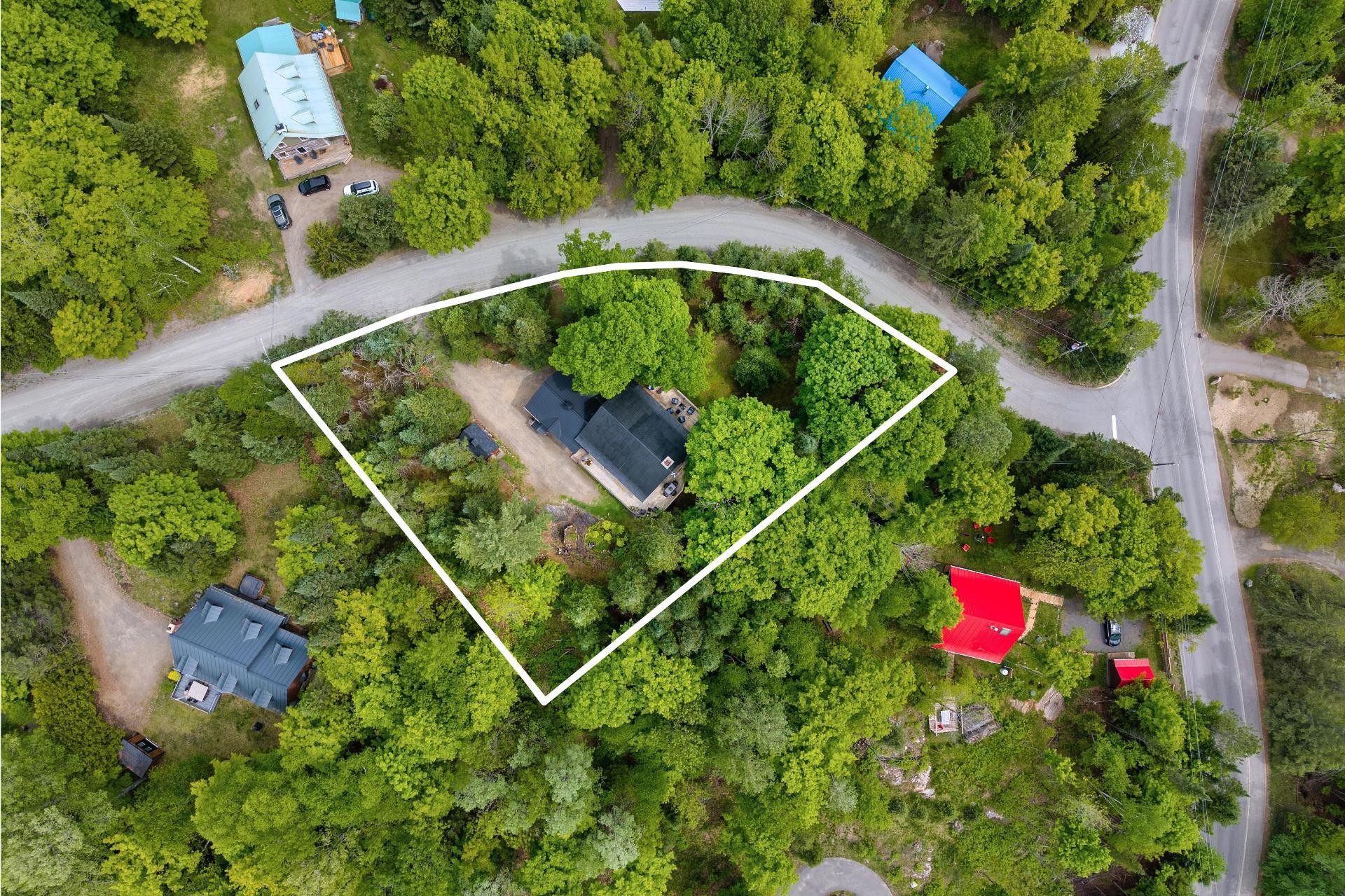









177


Rue Cachée

,
Mont-Tremblant,




QC
J8E1G9

