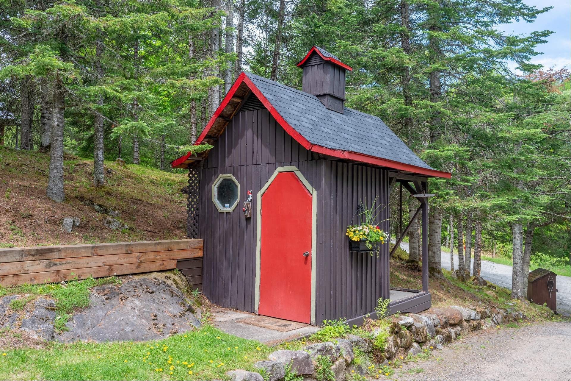 









177


Rue Cachée

,
Mont-Tremblant,




QC
J8E1G9

