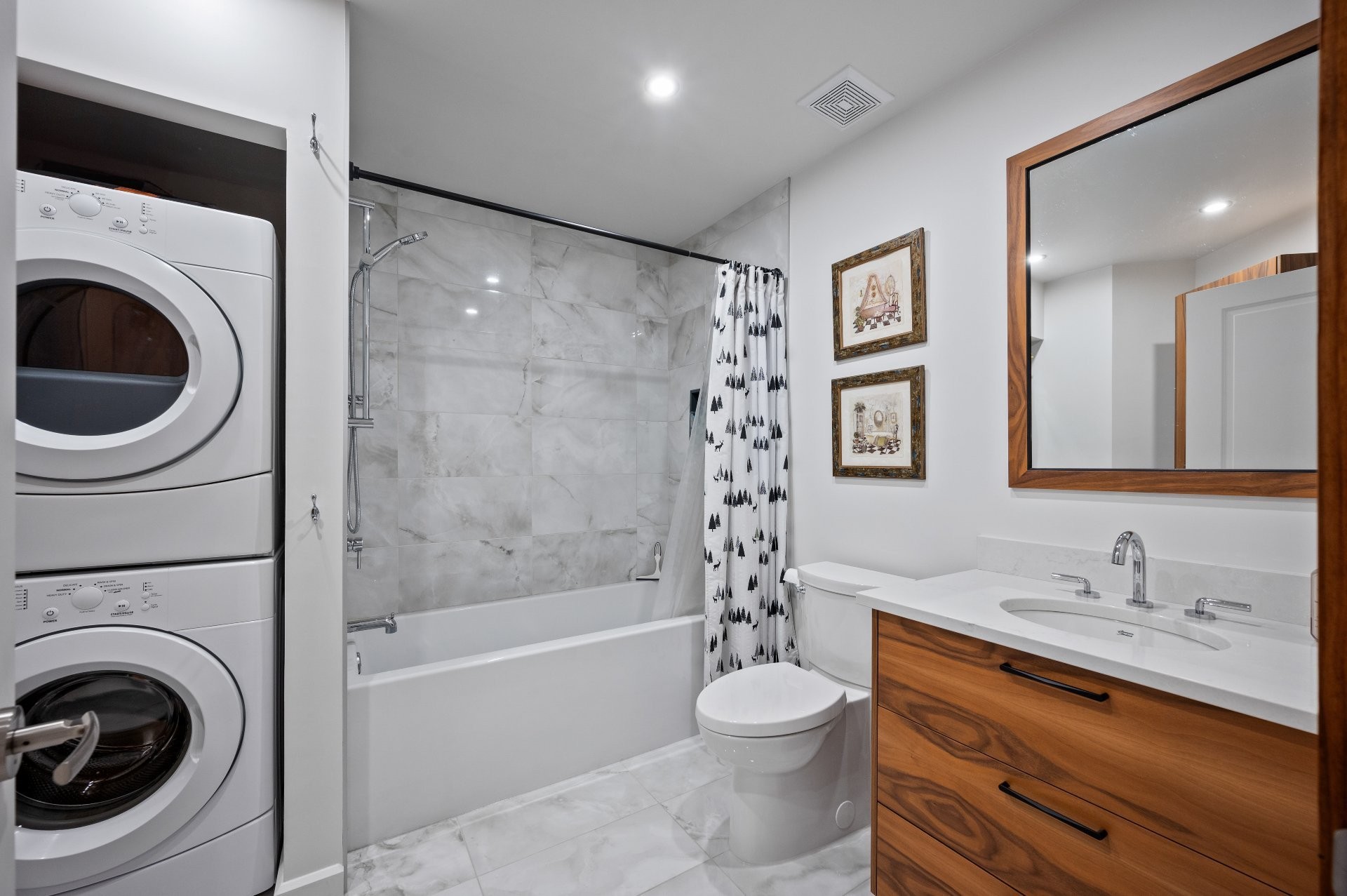 









140


Rue Pinoteau

, 2112,
Mont-Tremblant,




QC
J8E1G2

