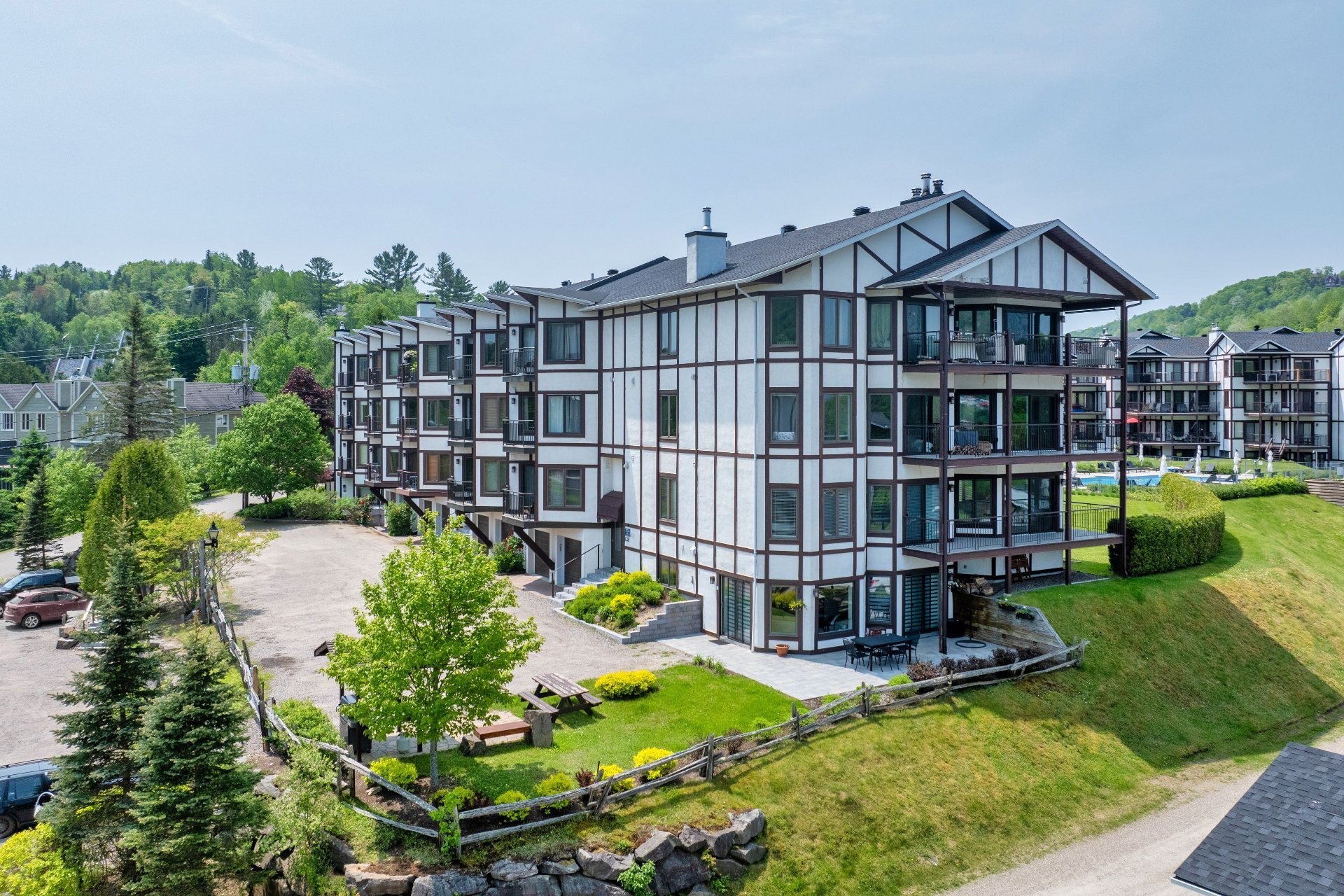 









140


Rue Pinoteau

, 2112,
Mont-Tremblant,




QC
J8E1G2

