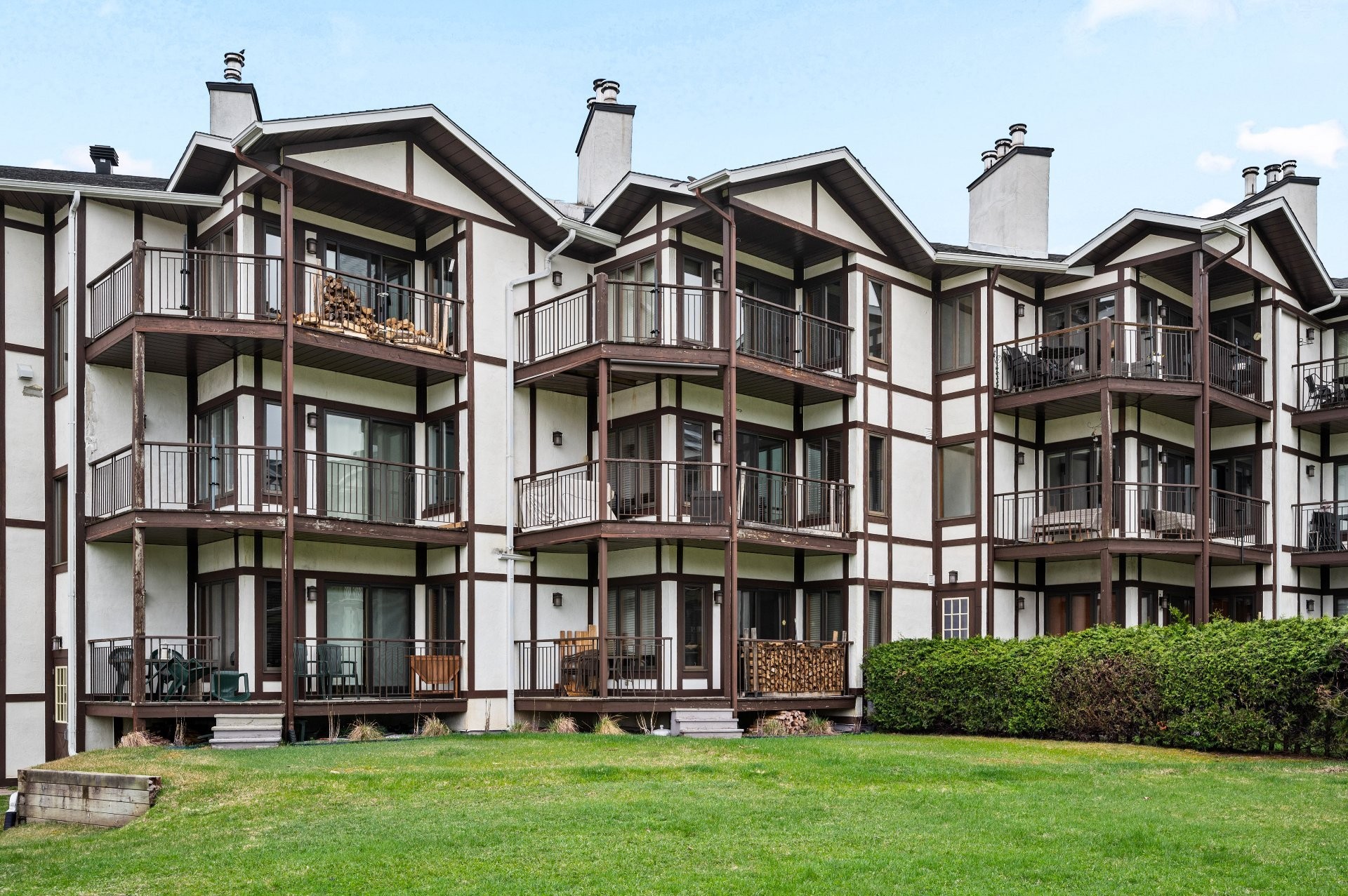 









140


Rue Pinoteau

, 2112,
Mont-Tremblant,




QC
J8E1G2

