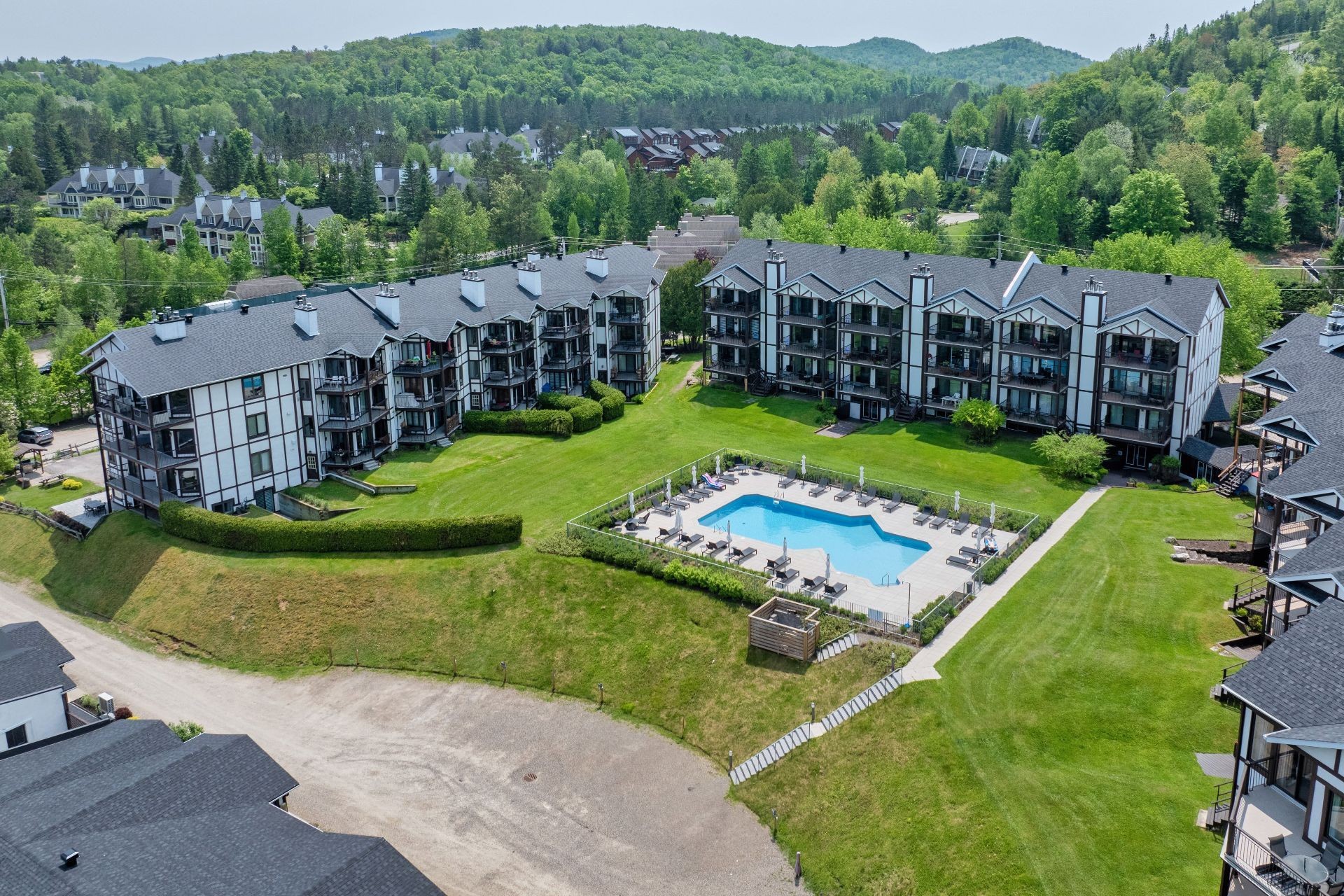 









140


Rue Pinoteau

, 2112,
Mont-Tremblant,




QC
J8E1G2


